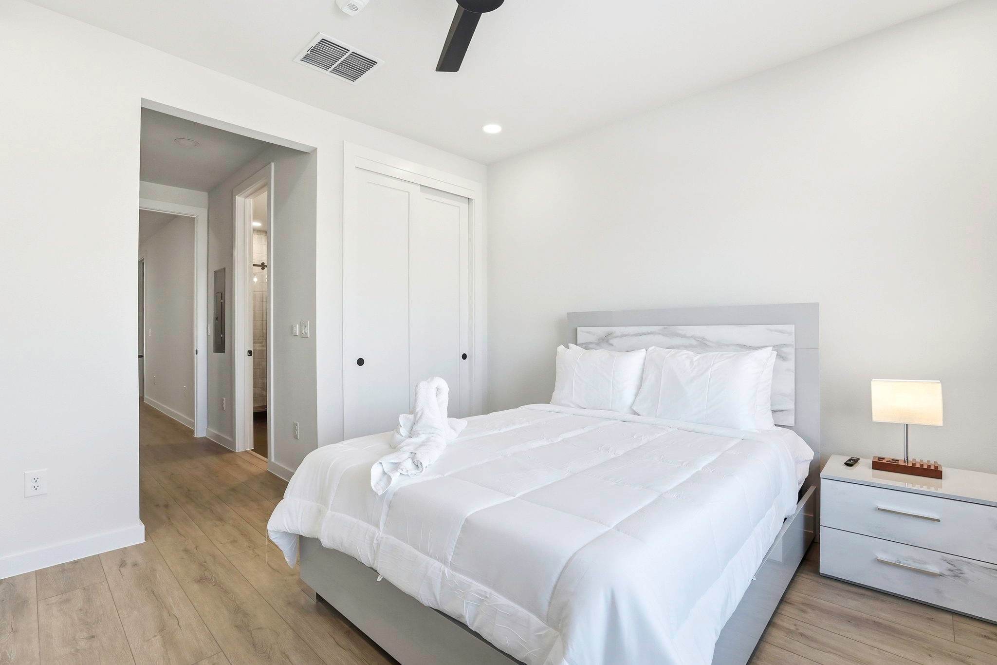 Luxe Condo • Prime Location • 5-Star Comfort | Photo 15