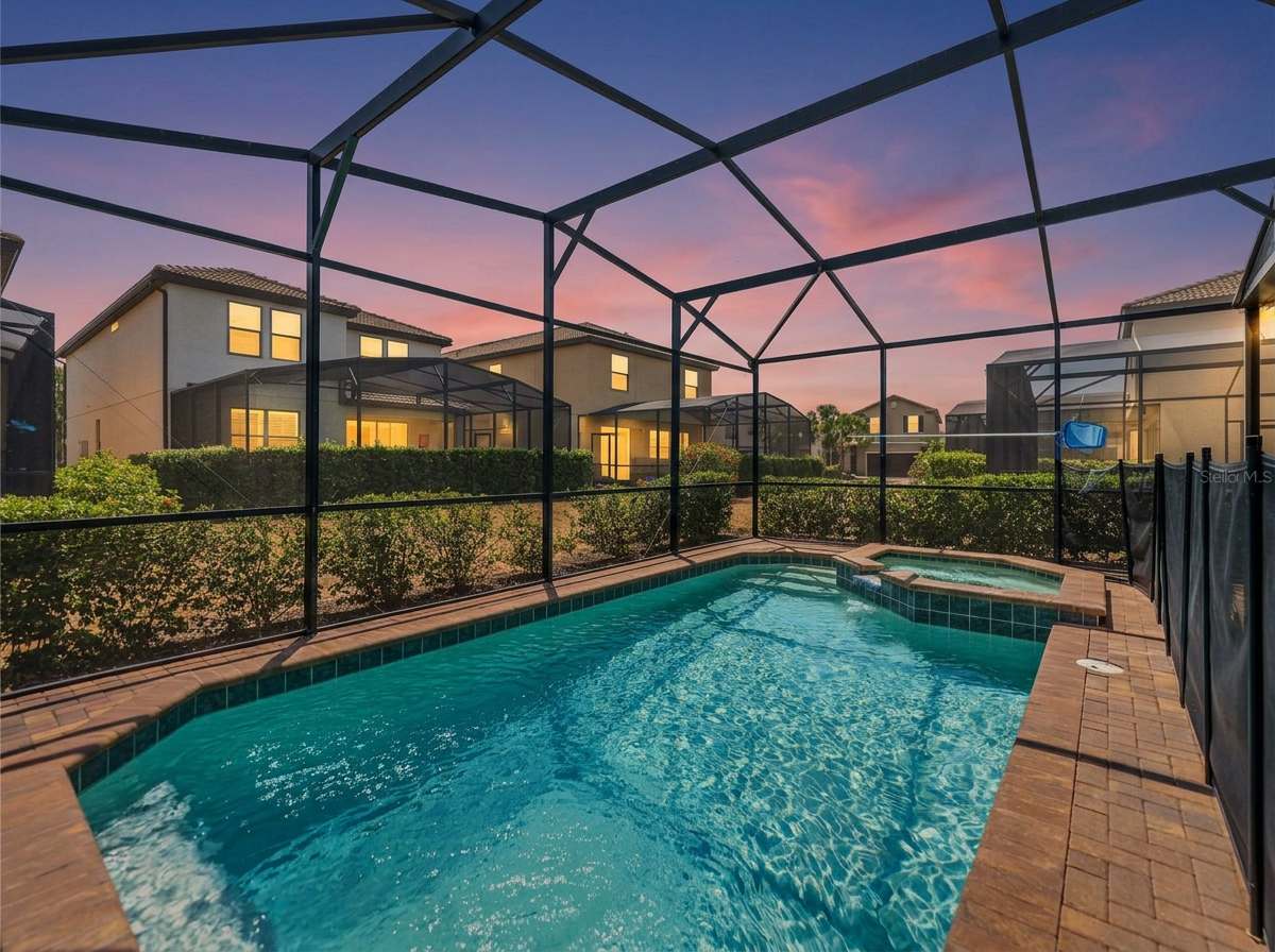 Mins away from Theme Parks • Resort Access • Pool — Davenport, FL — vacation rental