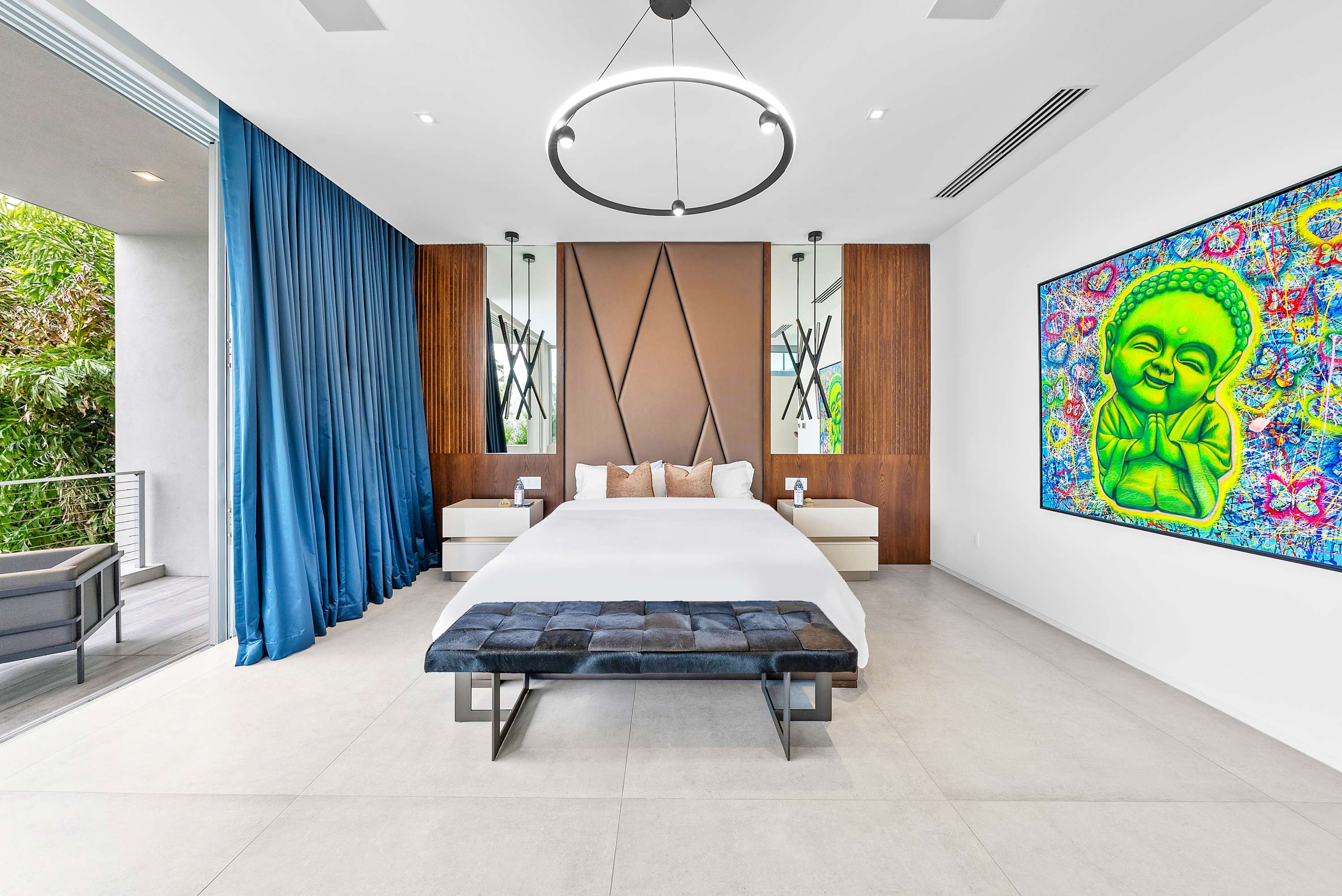 Villa Carlo – A Serene Modern Waterfront Retreat on the Venetian Islands 2