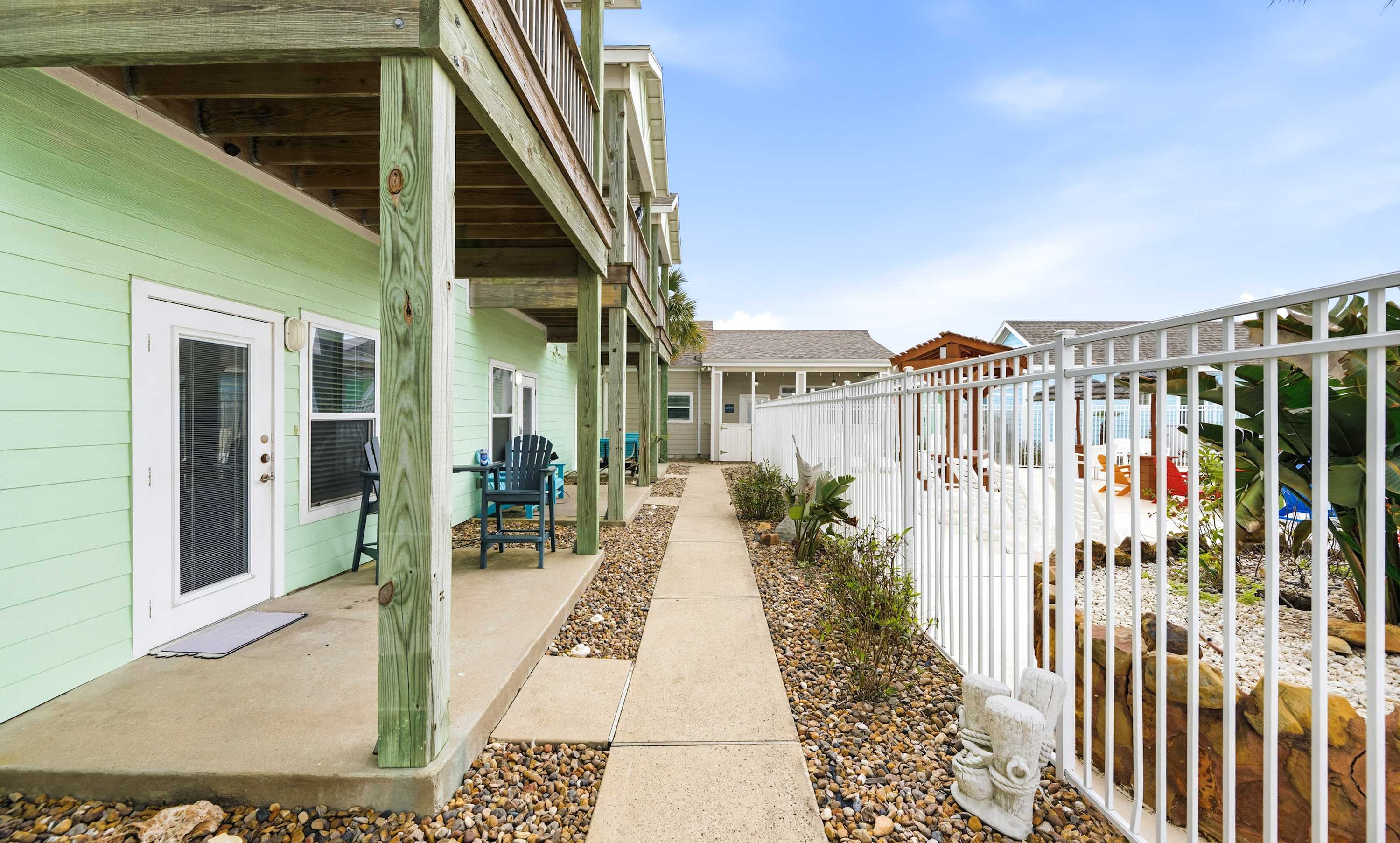 Pool, Balcony & 4BR Family Retreat - Sailfish