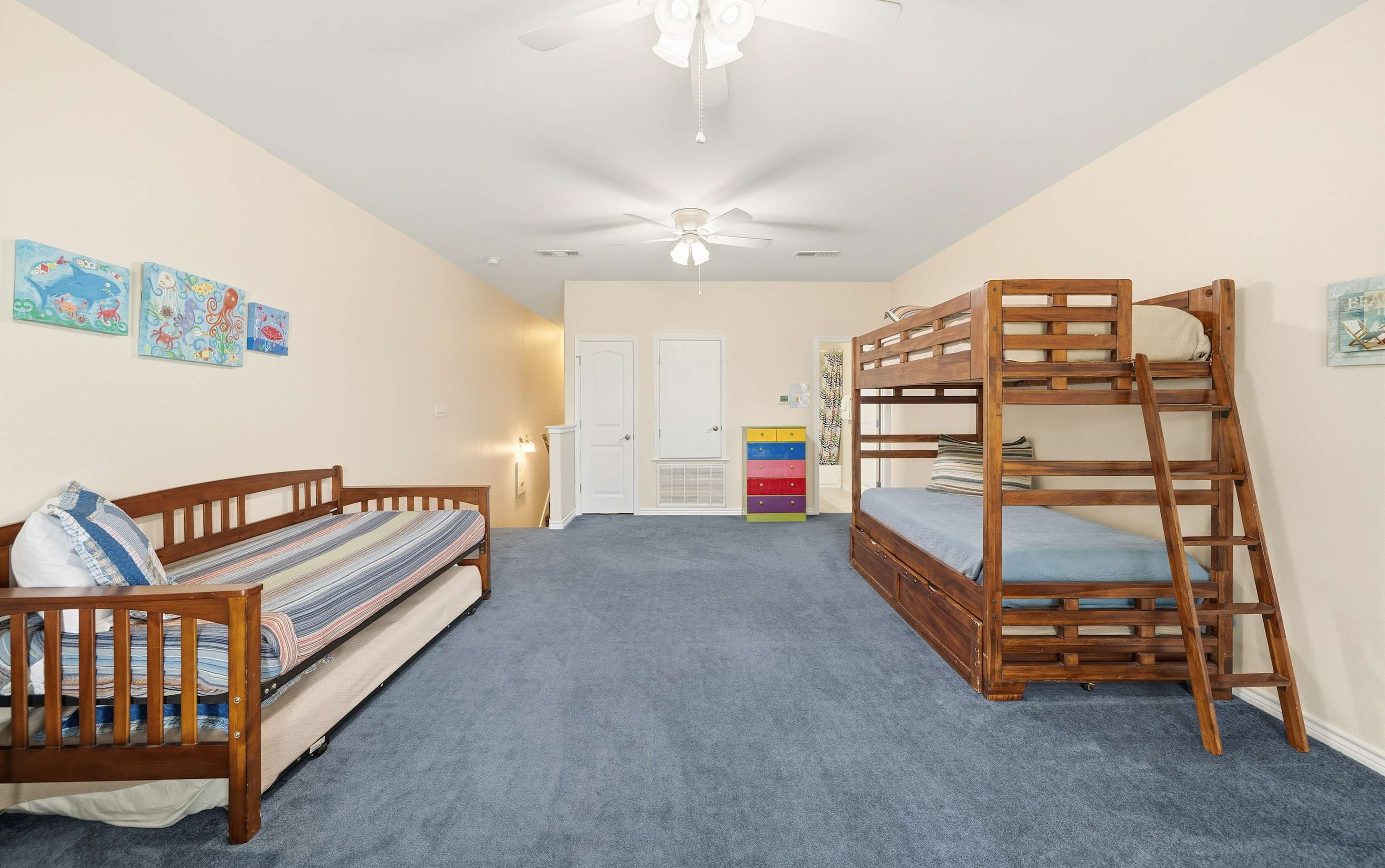 Pool, Balcony & 4BR Family Retreat - Sailfish