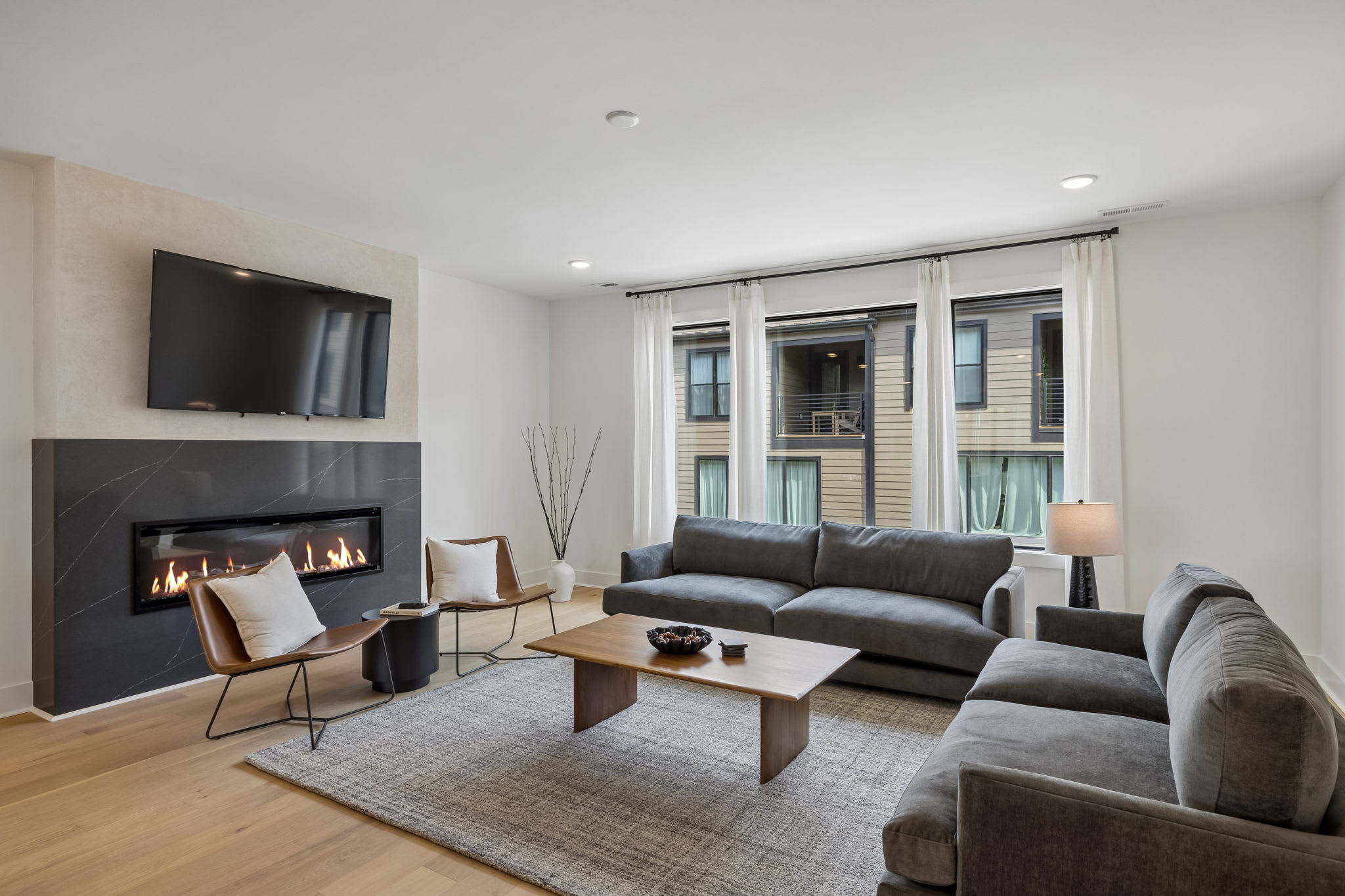 Triple Nashville Townhomes | 9BR, 3 Rooftop Tubs