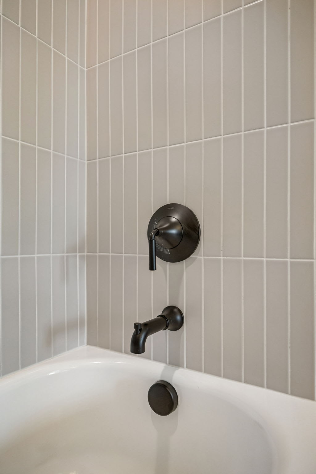 Modern townhome ft. rooftop lounge with hot tub! - Foto 37