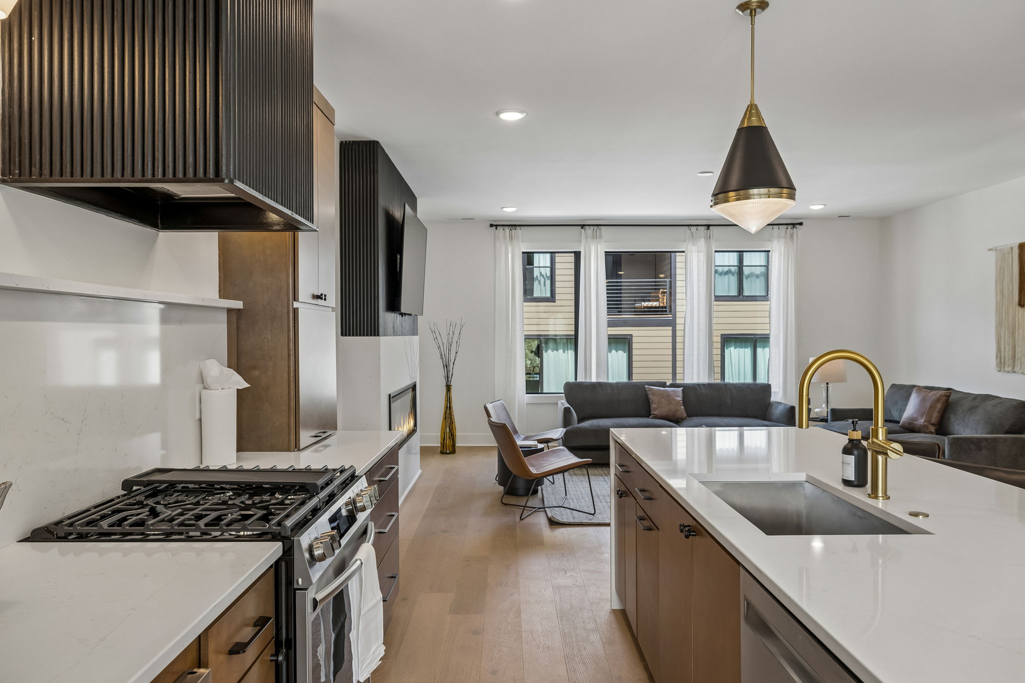 Modern townhome ft. rooftop lounge with hot tub! - Foto 23