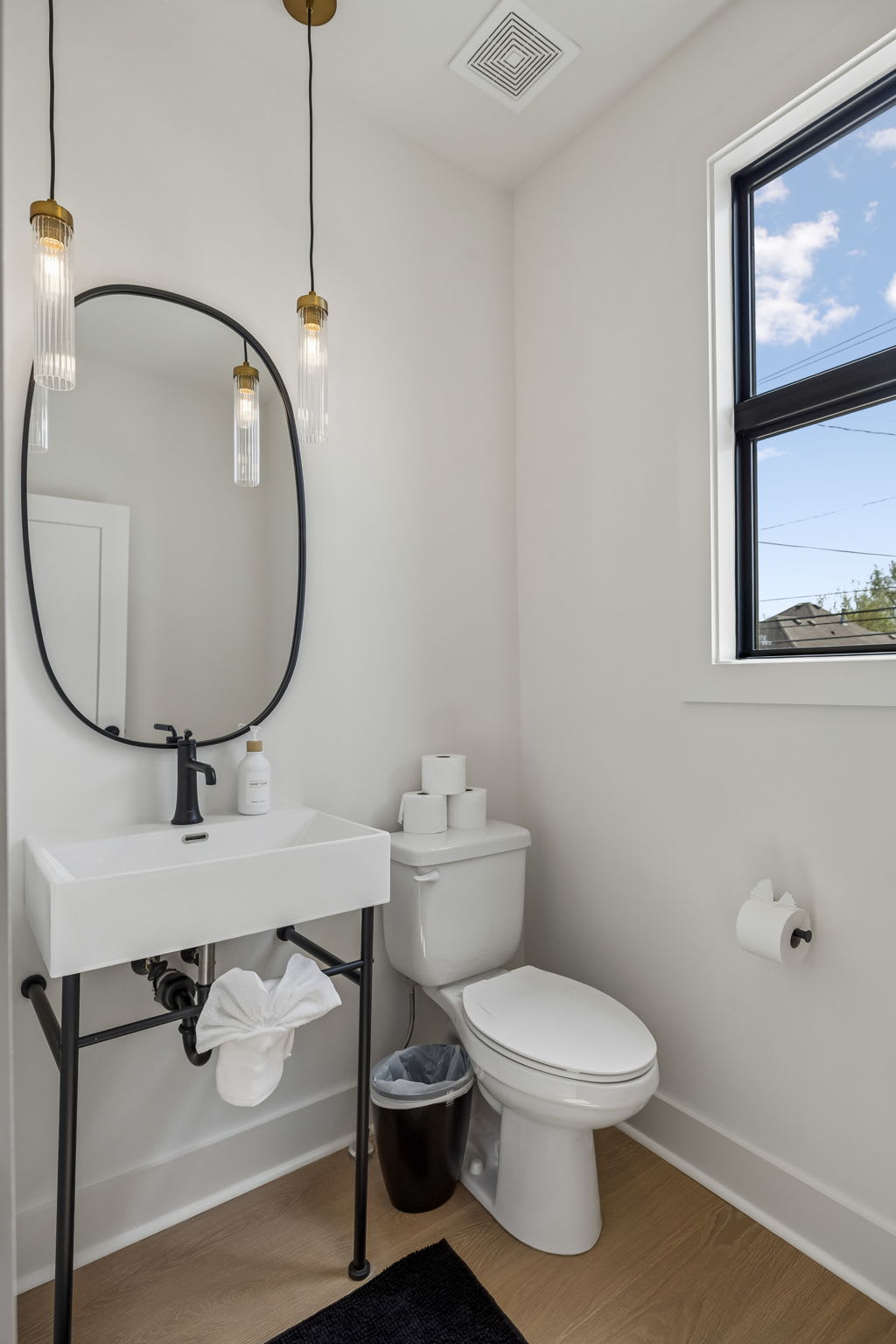 Modern townhome ft. rooftop lounge with hot tub! - Foto 42