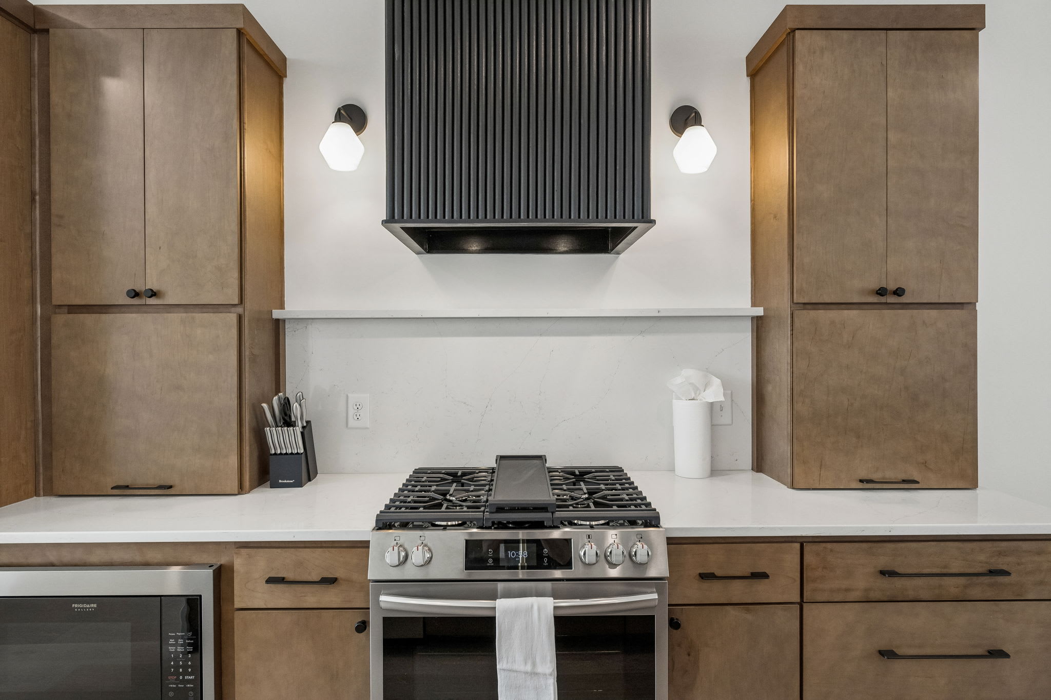 Modern townhome ft. rooftop lounge with hot tub! - Foto 25