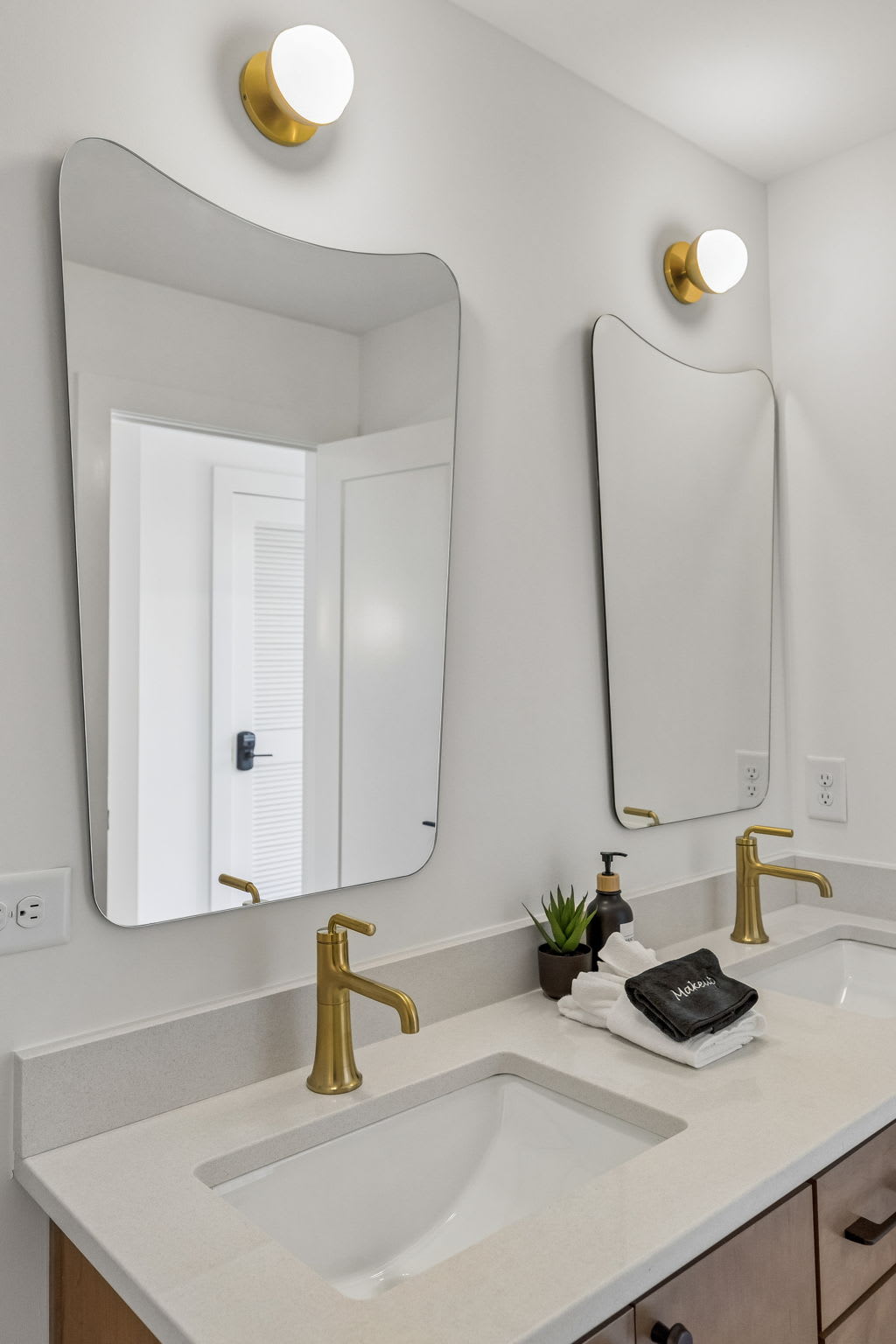 Modern townhome ft. rooftop lounge with hot tub! - Foto 46