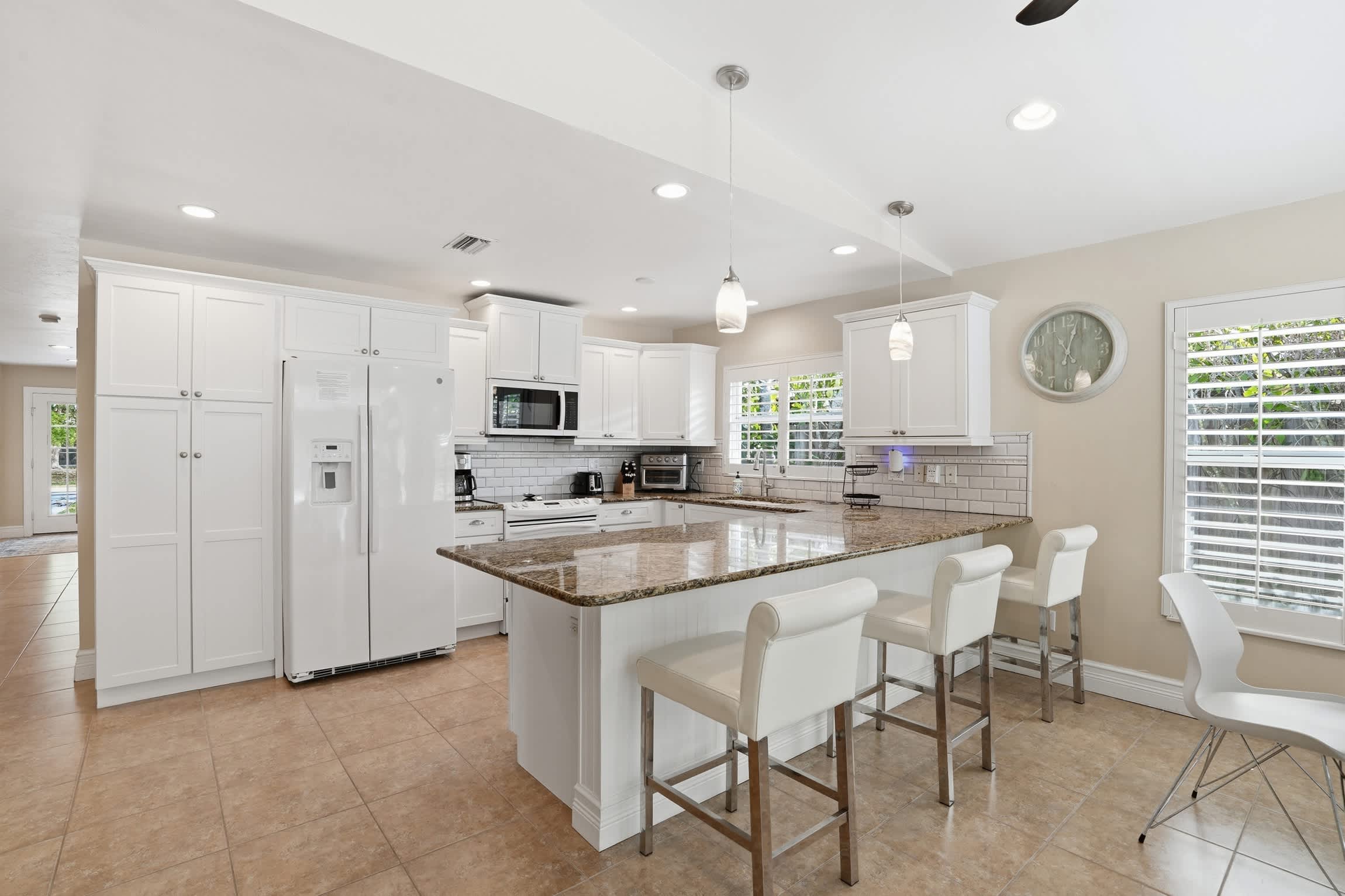 Beach Ready Pool Spa Home Bikes Gear Included | Photo 3