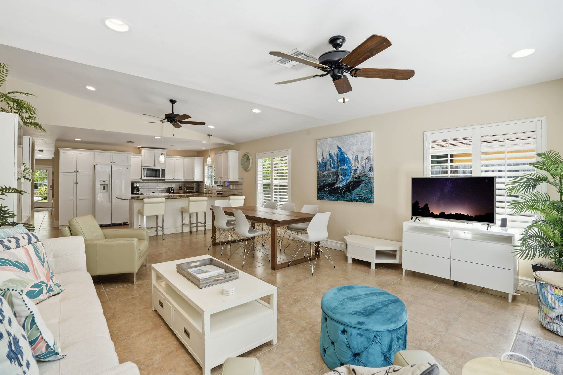 Beach Ready Pool Spa Home Bikes Gear Included | Photo 14