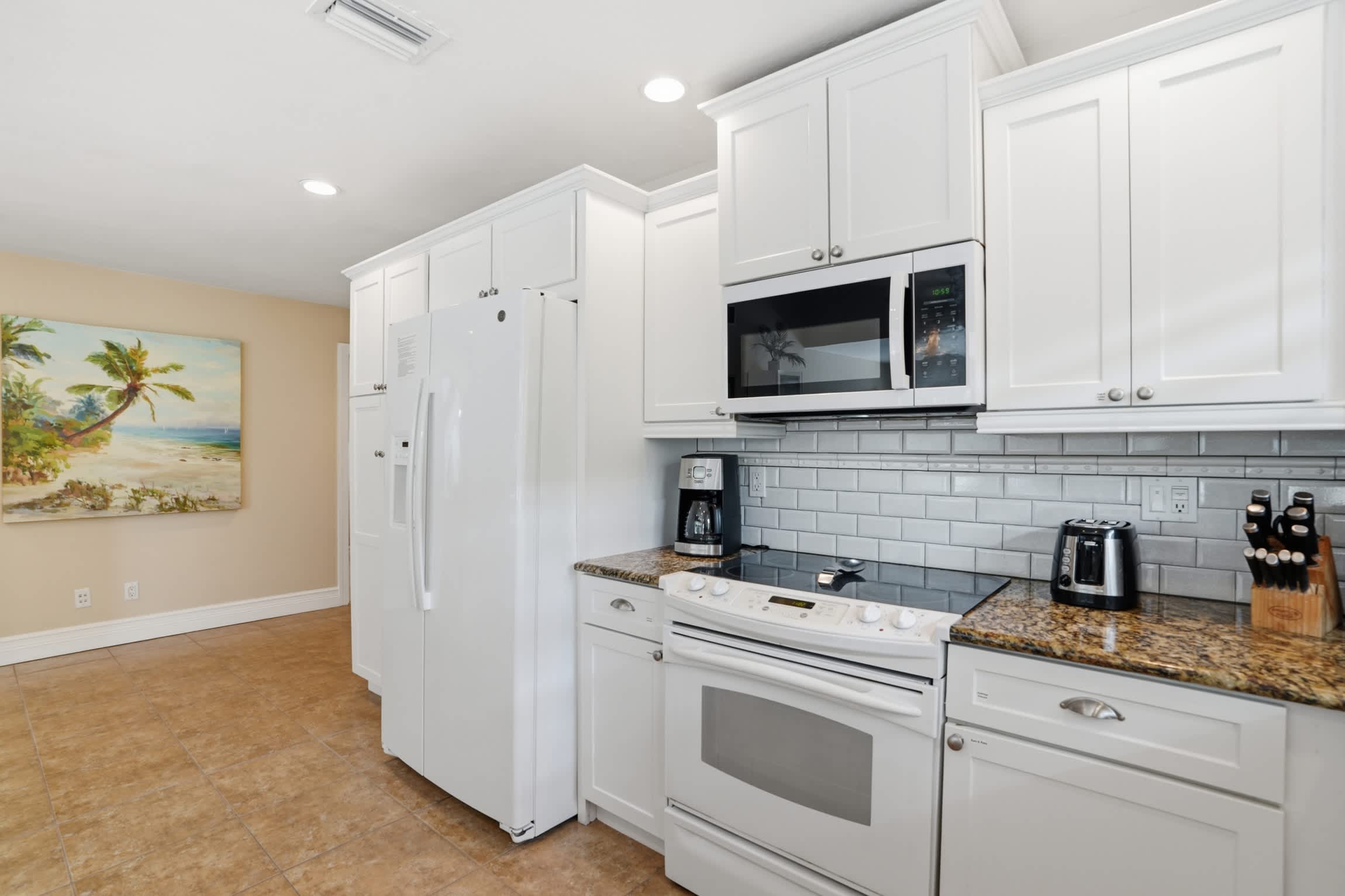 Beach Ready Pool Spa Home Bikes Gear Included | Photo 11