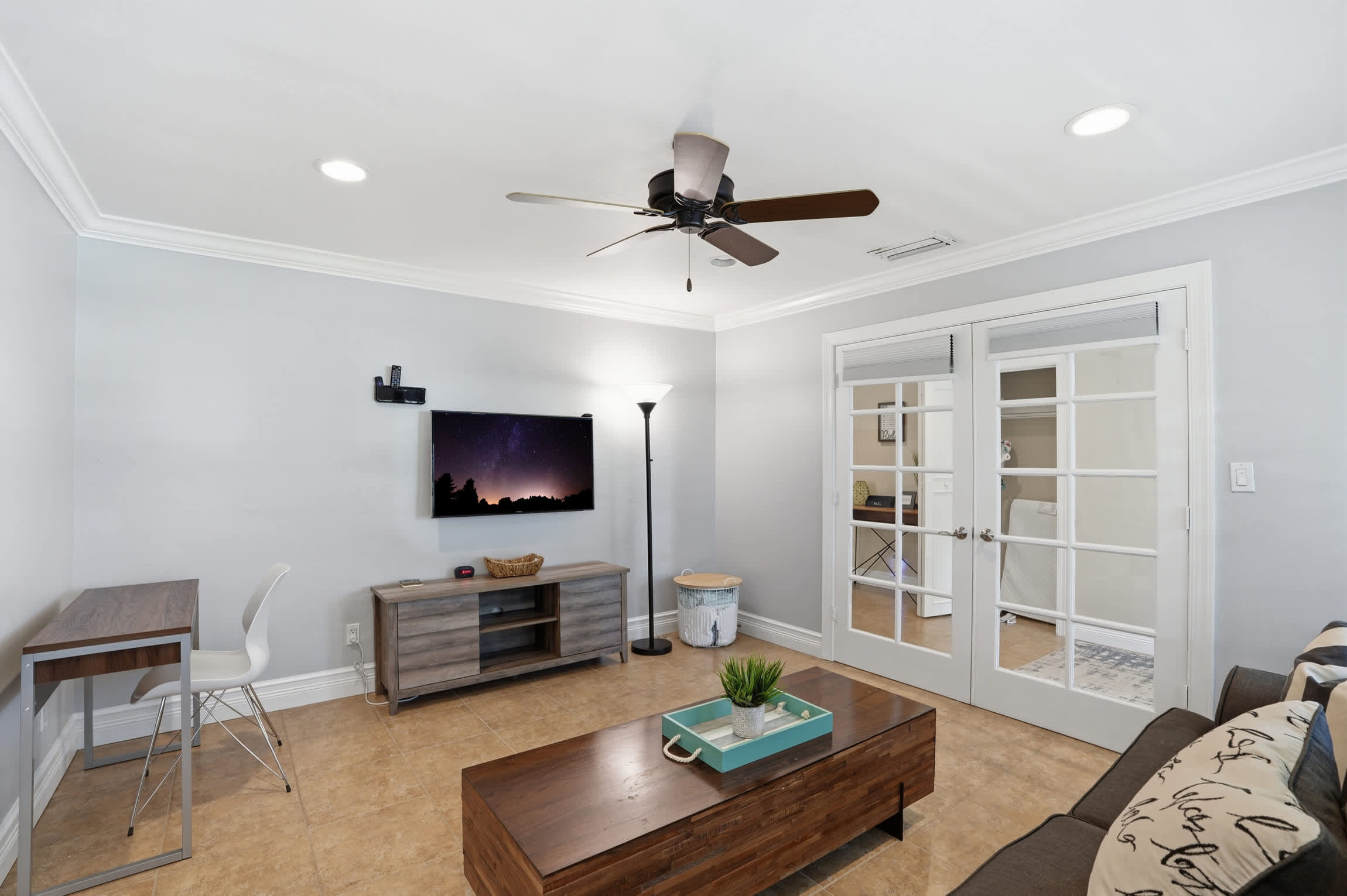 Beach Ready Pool Spa Home Bikes Gear Included | Photo 19