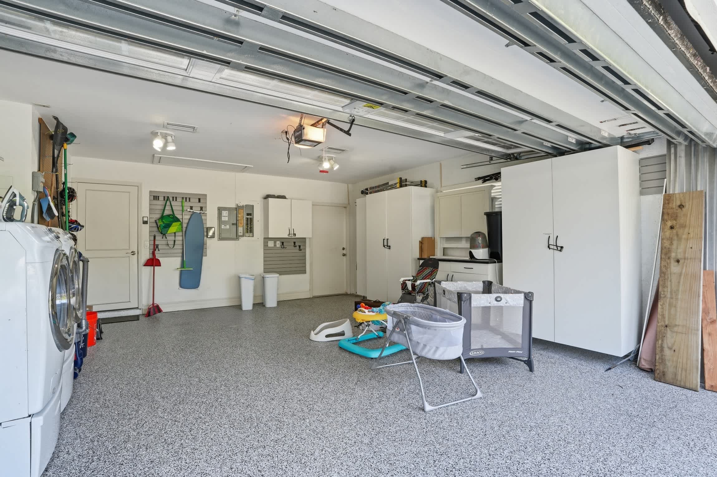 Beach Ready Pool Spa Home Bikes Gear Included | Photo 38