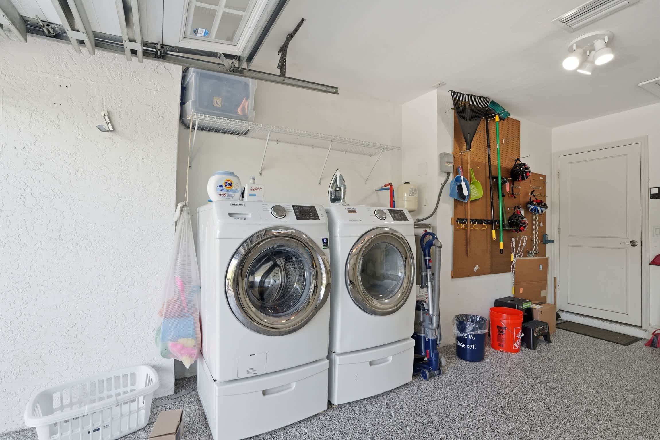 Beach Ready Pool Spa Home Bikes Gear Included | Photo 36