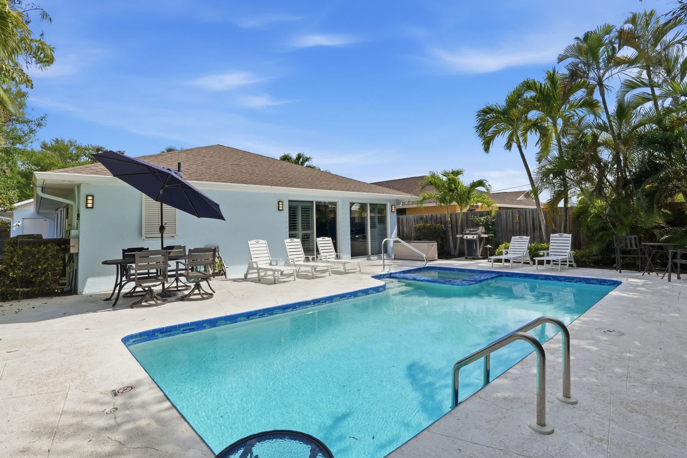 Beach Ready Pool Spa Home Bikes Gear Included | Photo 44