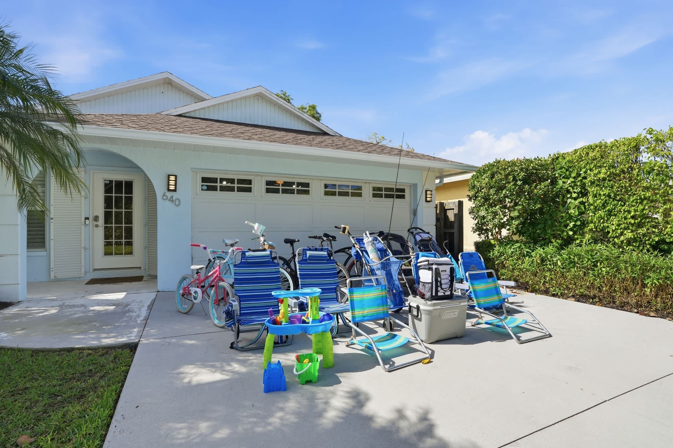 Beach Ready Pool Spa Home Bikes Gear Included | Photo 39