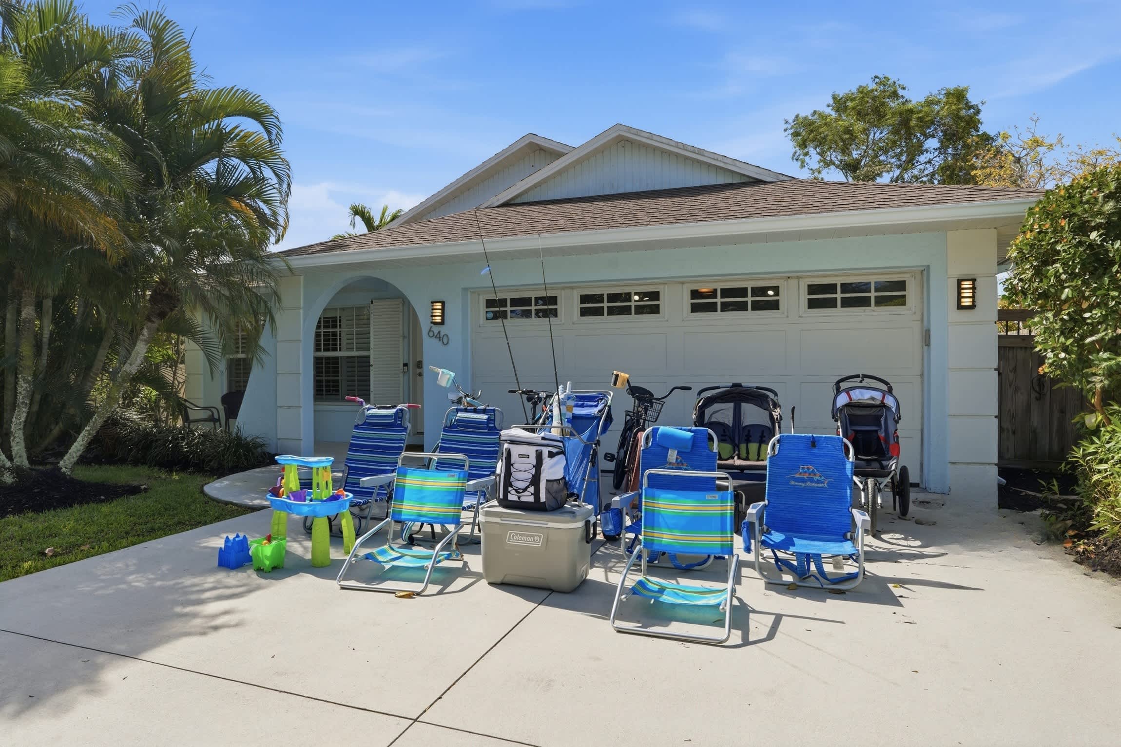 Beach Ready Pool Spa Home Bikes Gear Included | Photo 5
