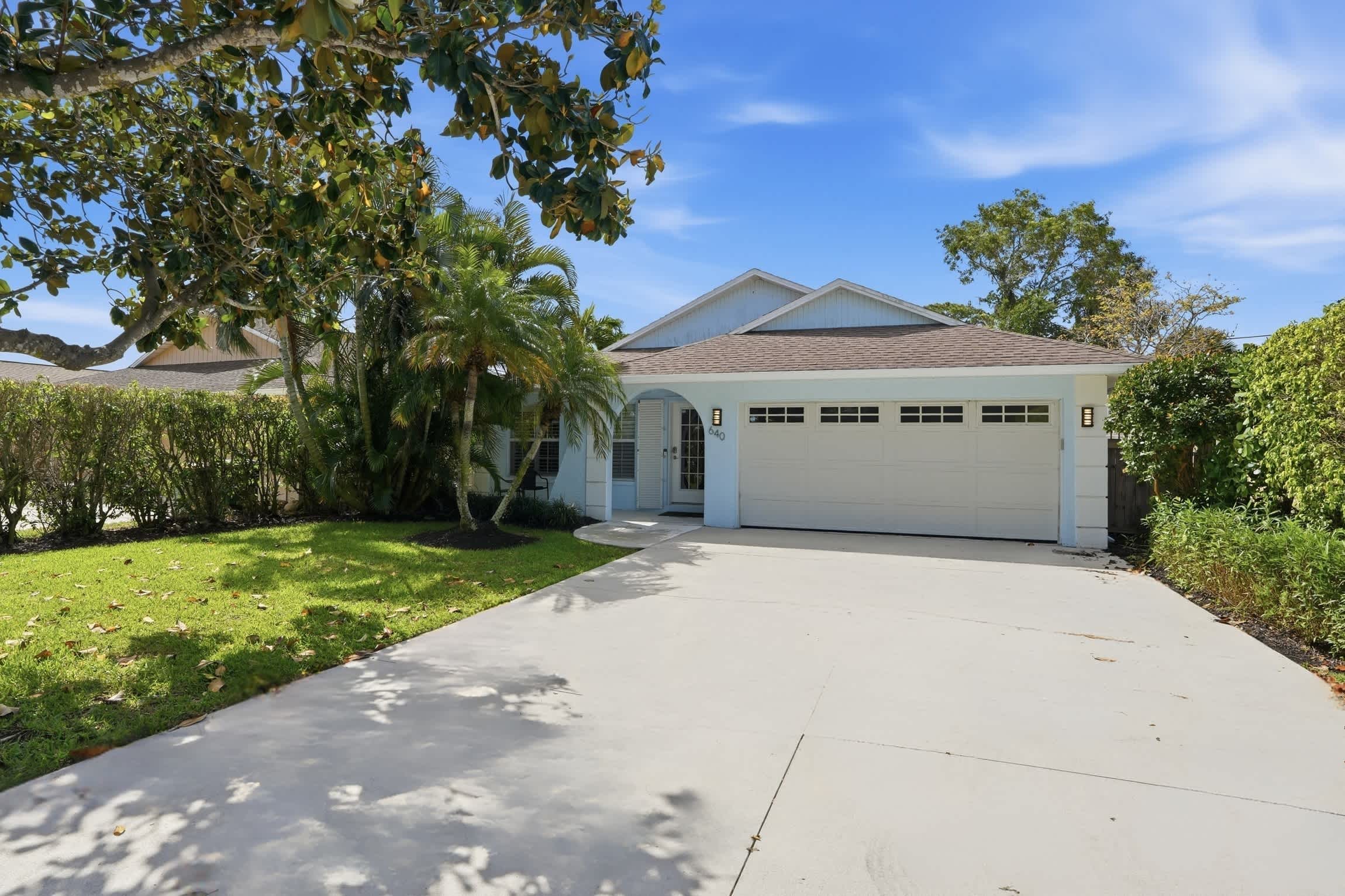 Beach Ready Pool Spa Home Bikes Gear Included | Photo 7