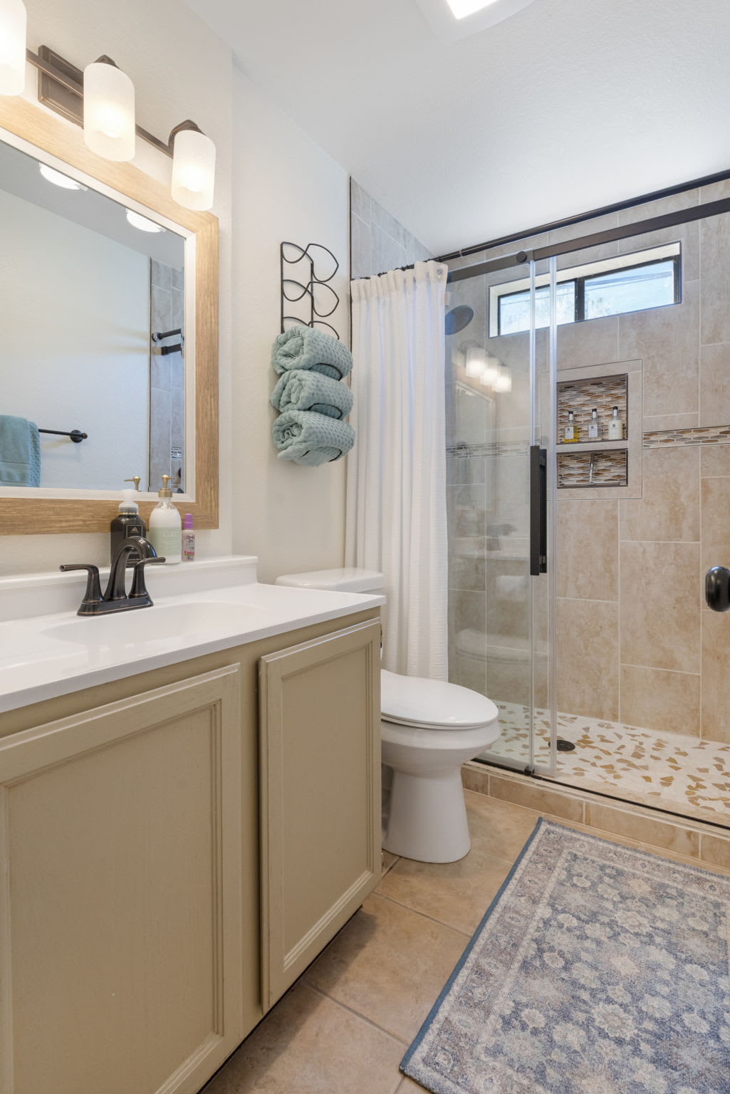 La Casita Verde - 4 mins to Main Street! | Photo 14