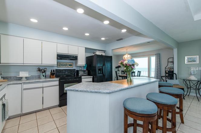 Historic Oceanfront Home: Crescent Beach + GameRm