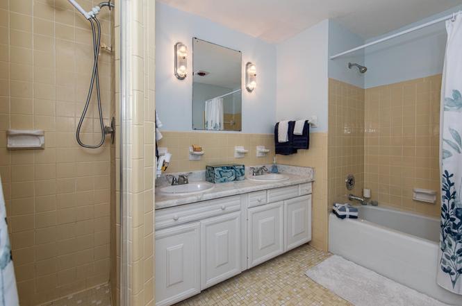Historic Oceanfront Home: Crescent Beach + GameRm