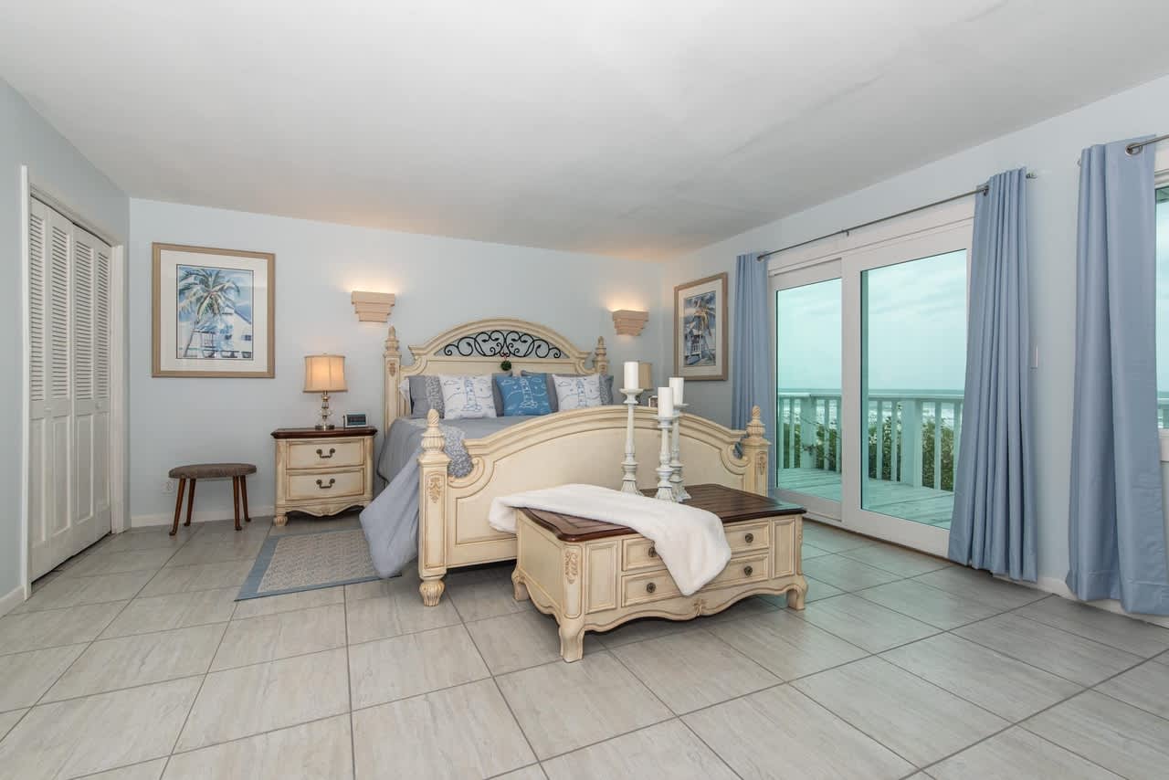 Historic Oceanfront Home: Crescent Beach + GameRm