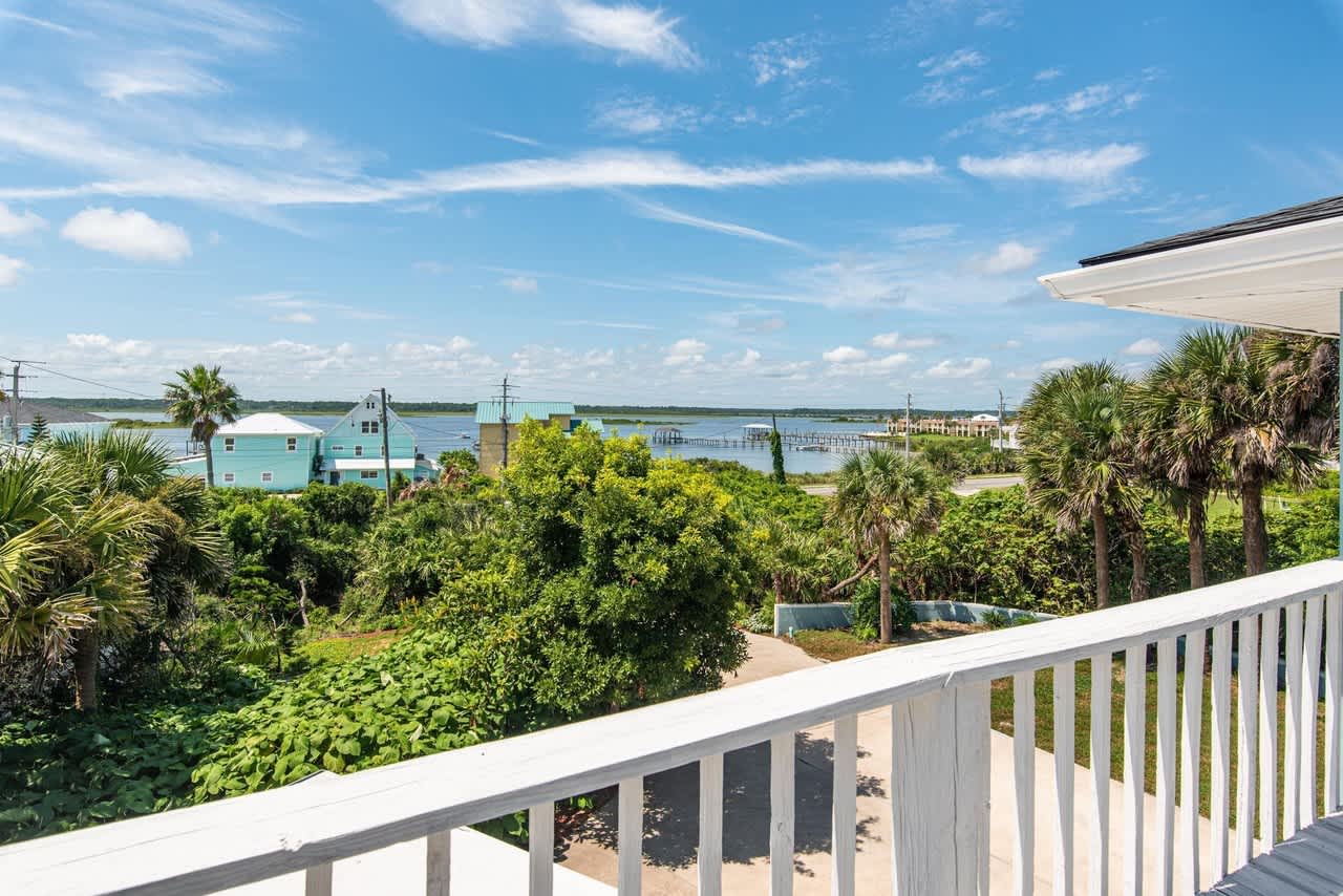 Historic Oceanfront Home: Crescent Beach + GameRm