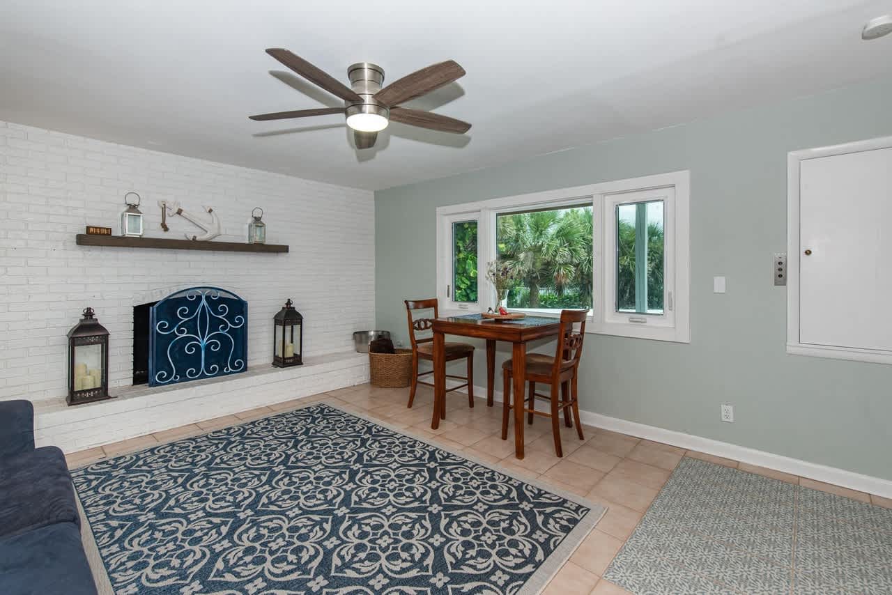 Historic Oceanfront Home: Crescent Beach + GameRm