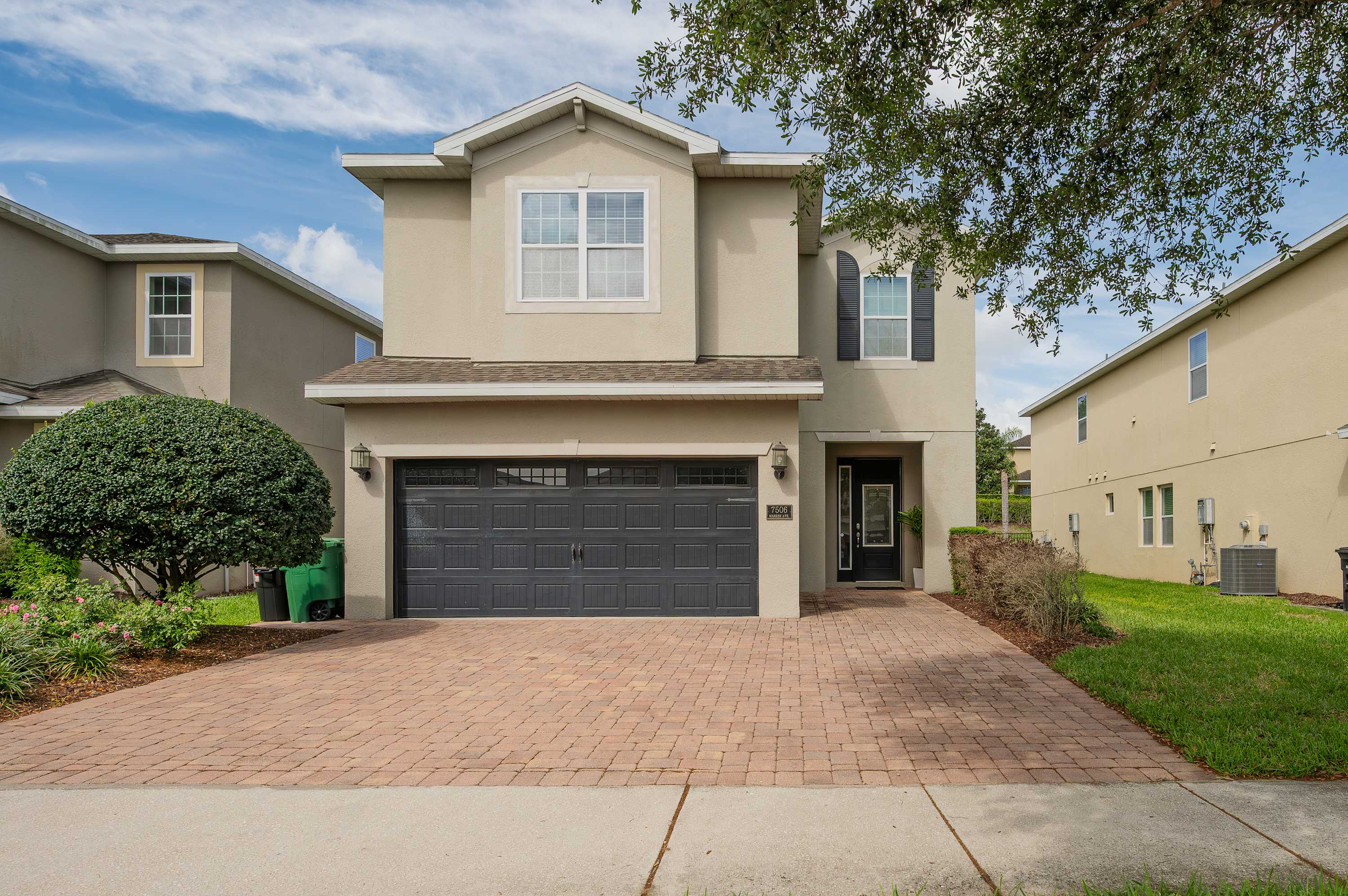 Spacious villa w/private pool & large kitchen