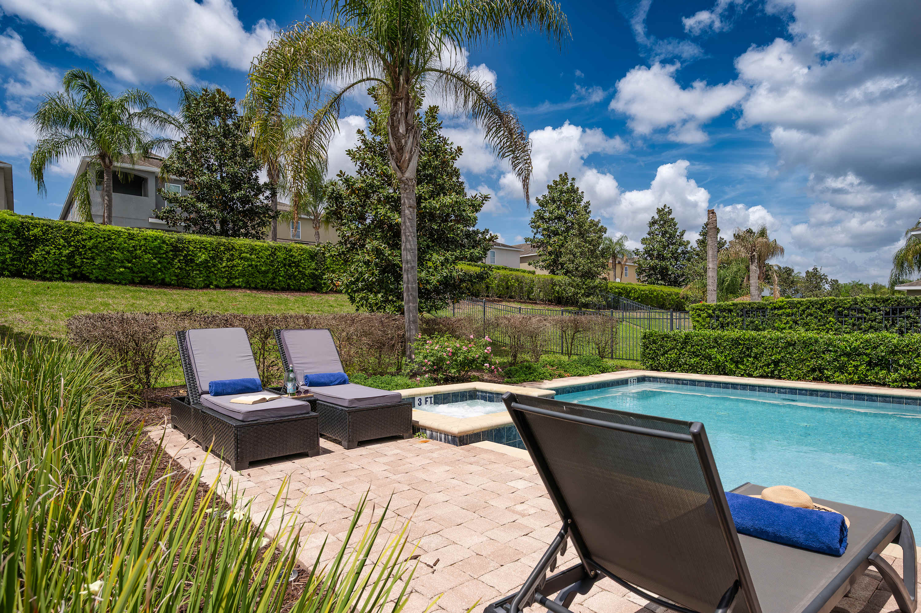 Spacious villa w/private pool & large kitchen