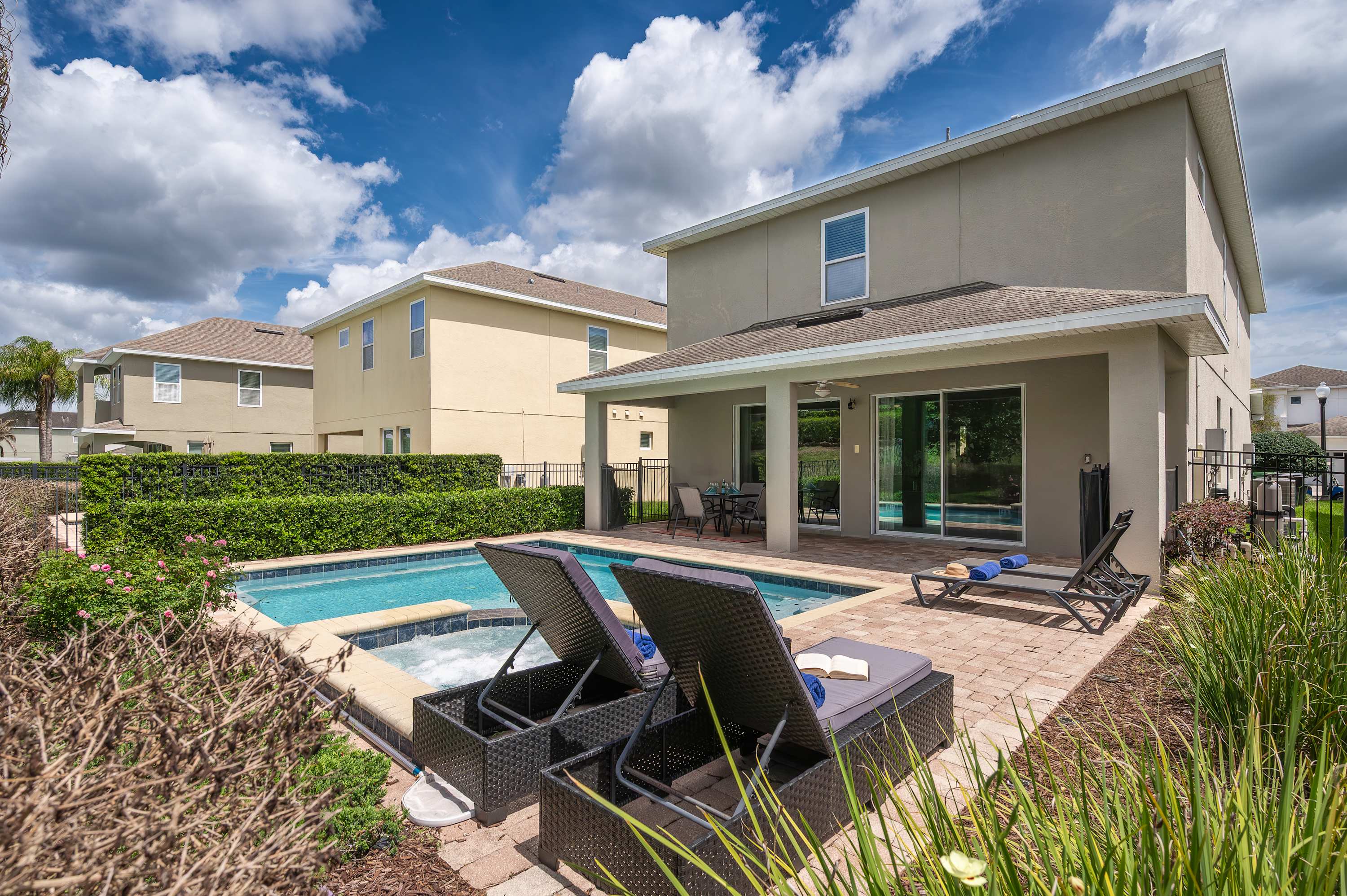 Spacious villa w/private pool & large kitchen