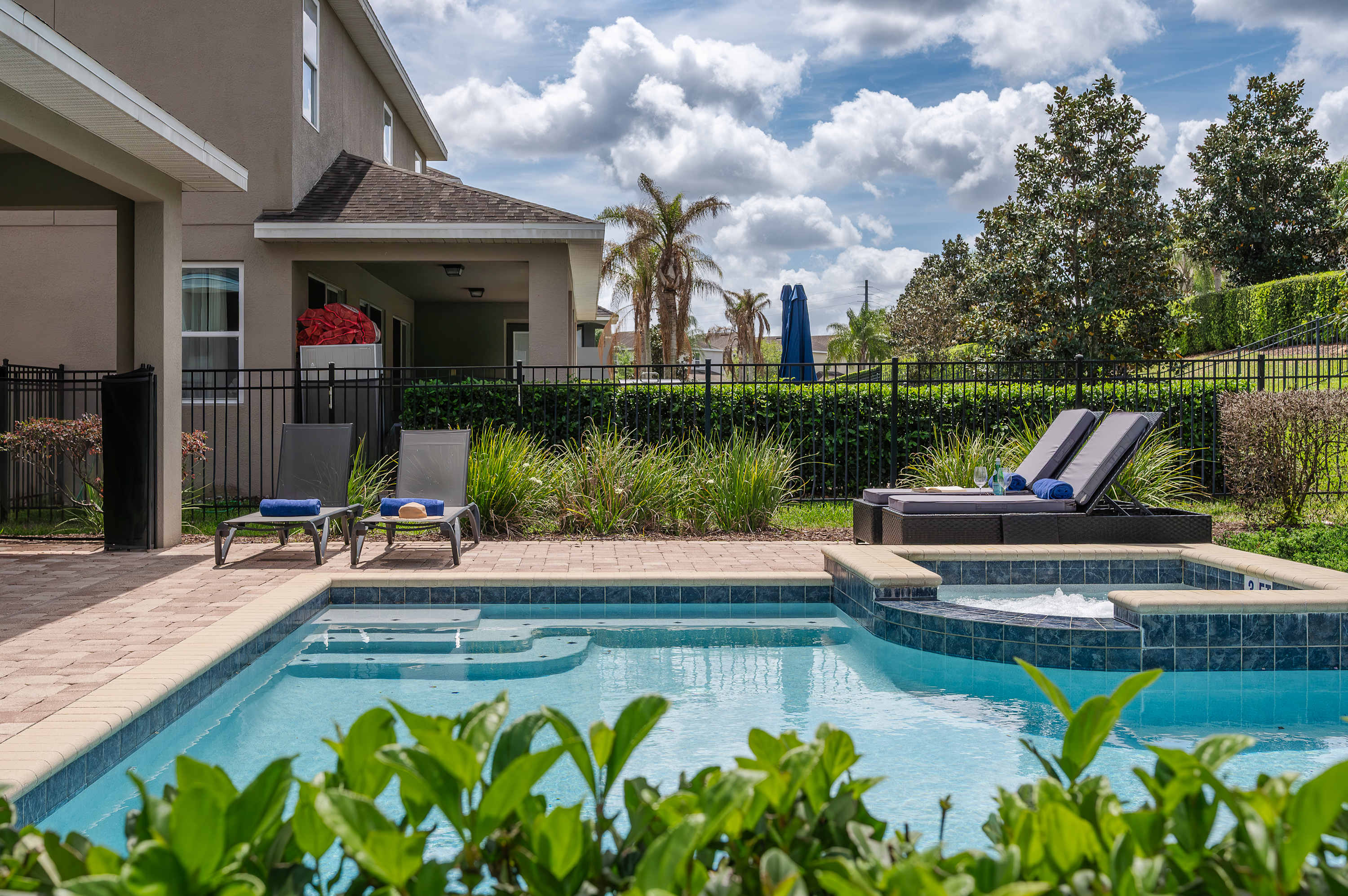 Spacious villa w/private pool & large kitchen