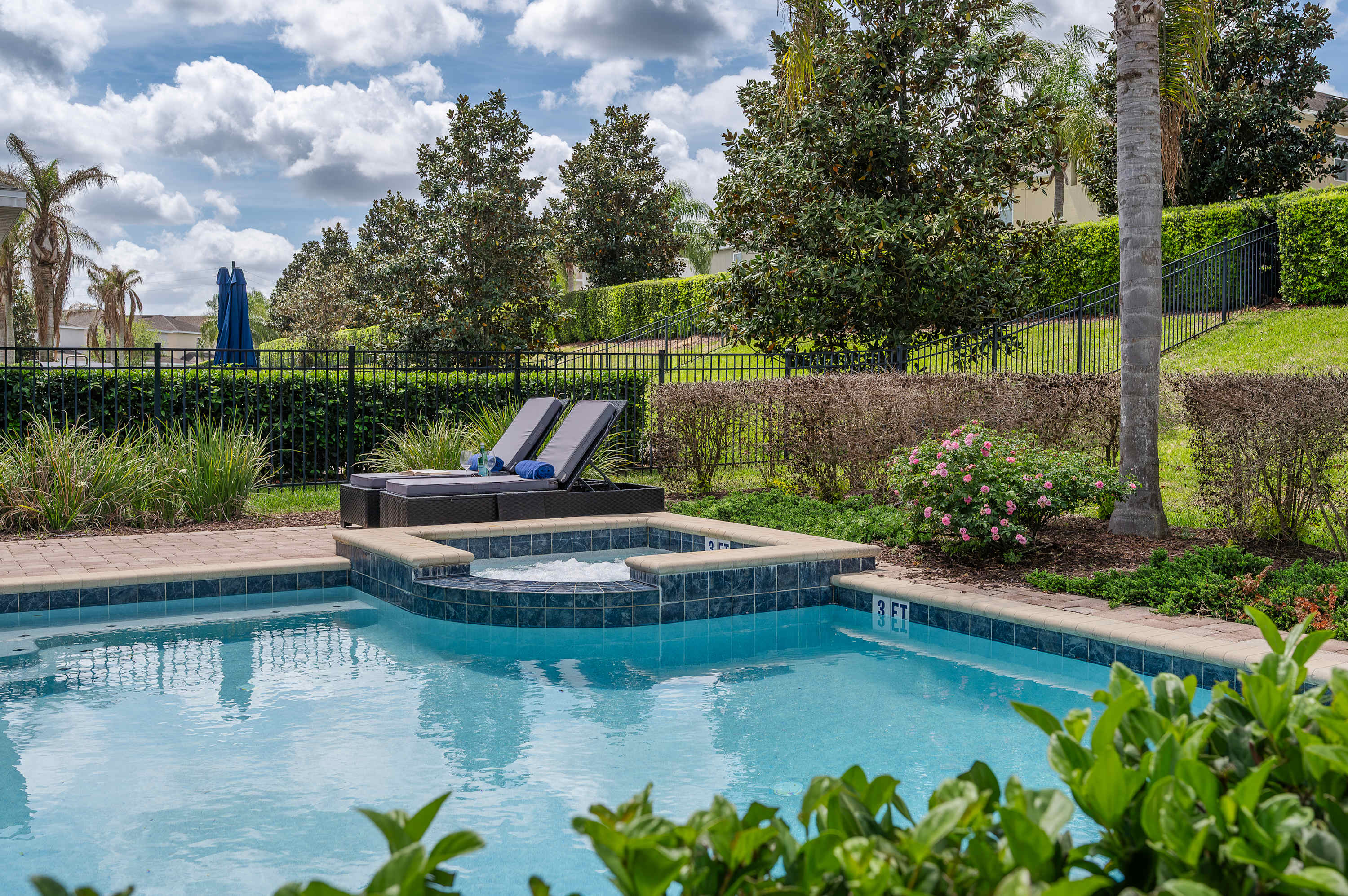 Spacious villa w/private pool & large kitchen