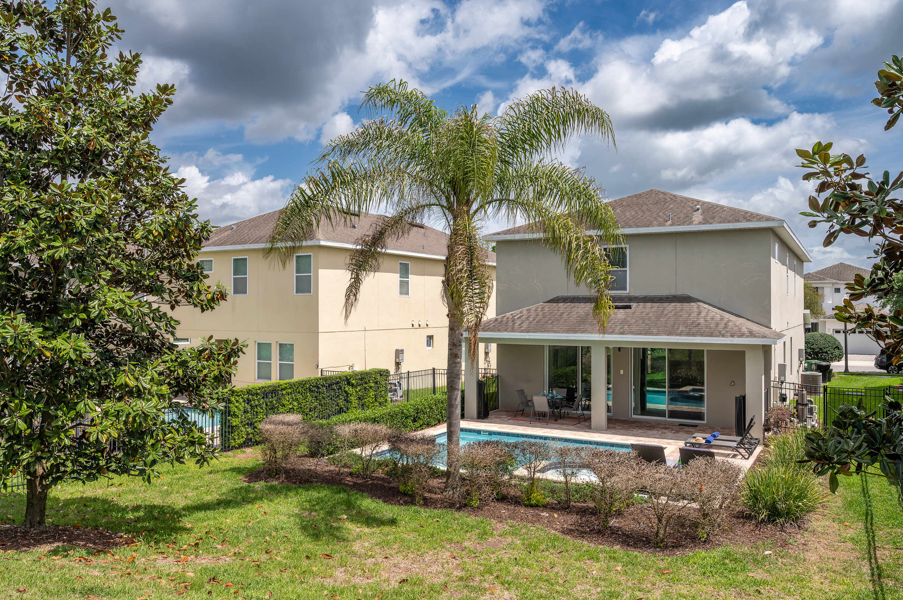Spacious villa w/private pool & large kitchen