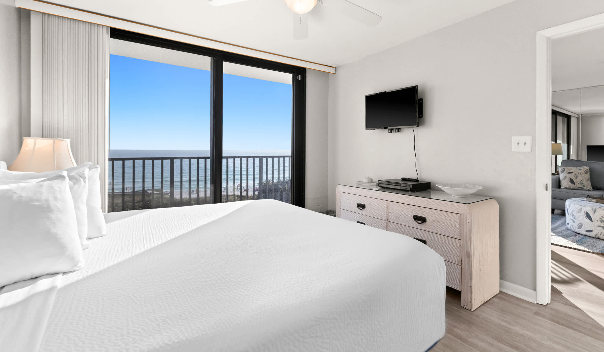 One Seagrove Place 0202 | Photo 16