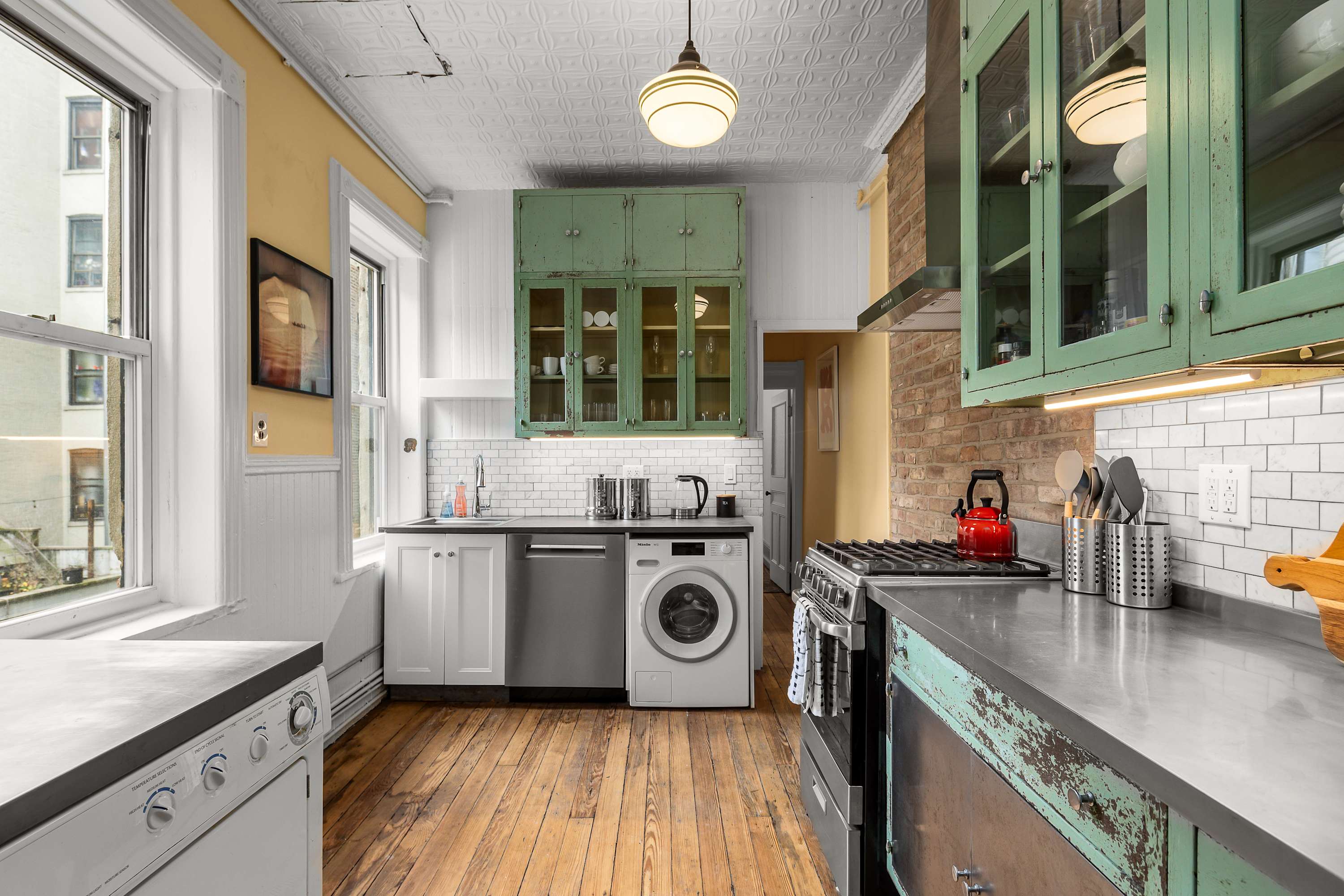 Photo #4 of Park Terrace II | Oversized 2BR Loft in LES Photo #4 of Park Terrace II | Oversized 2BR Loft in LES