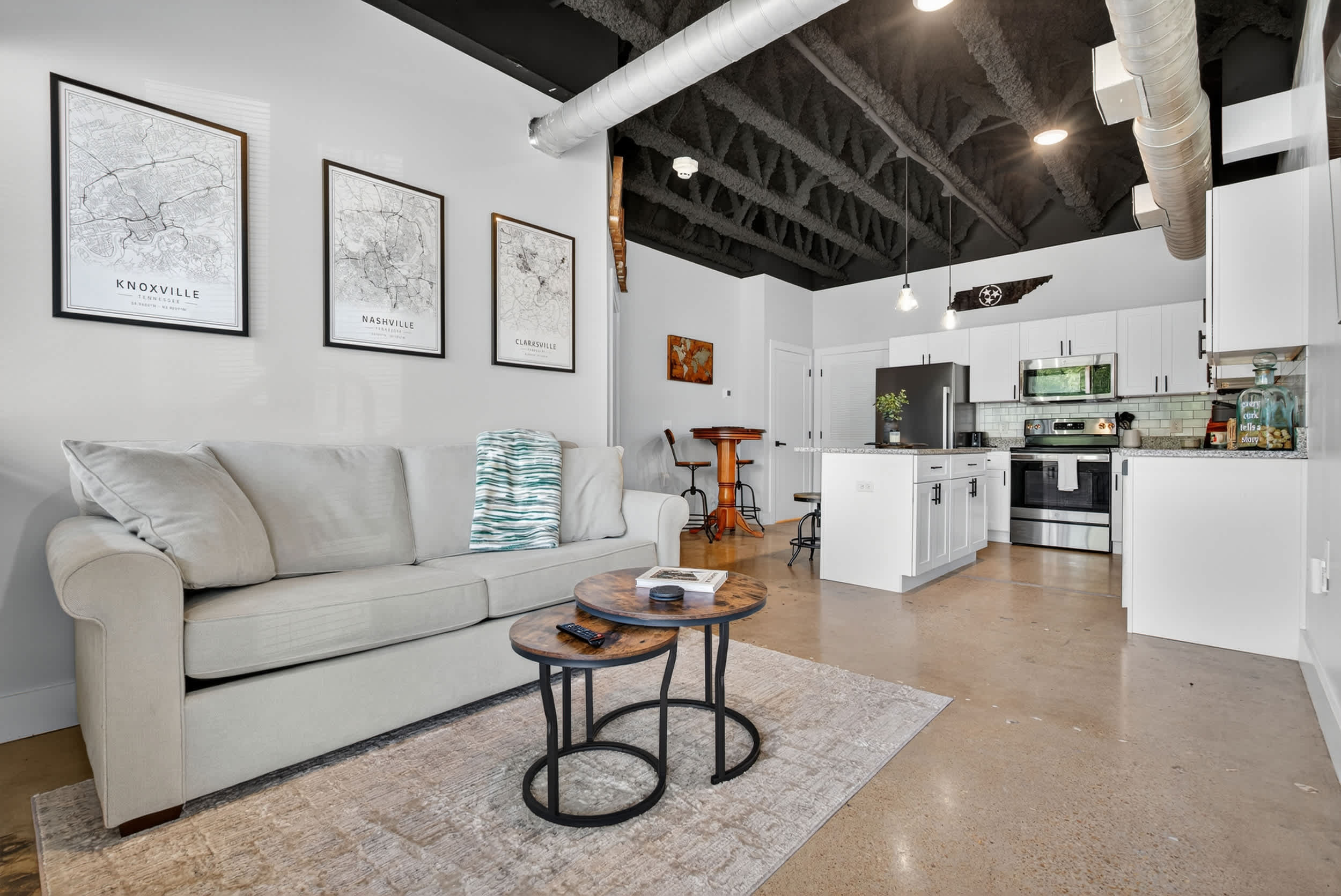 5 Min to BNA Airport · Free Parking · Sleeps 4