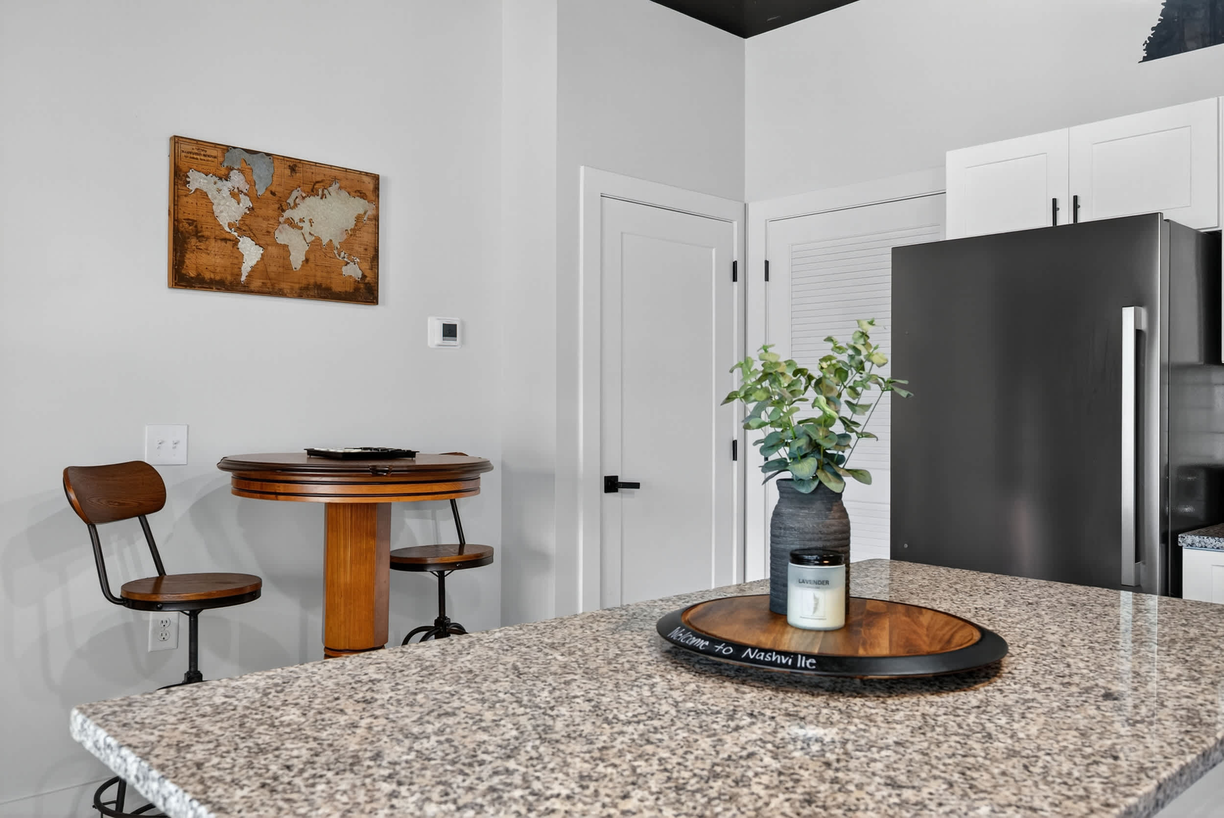 Modern Condo-8 Min to BNA-Sleeps 4-Near Broadway