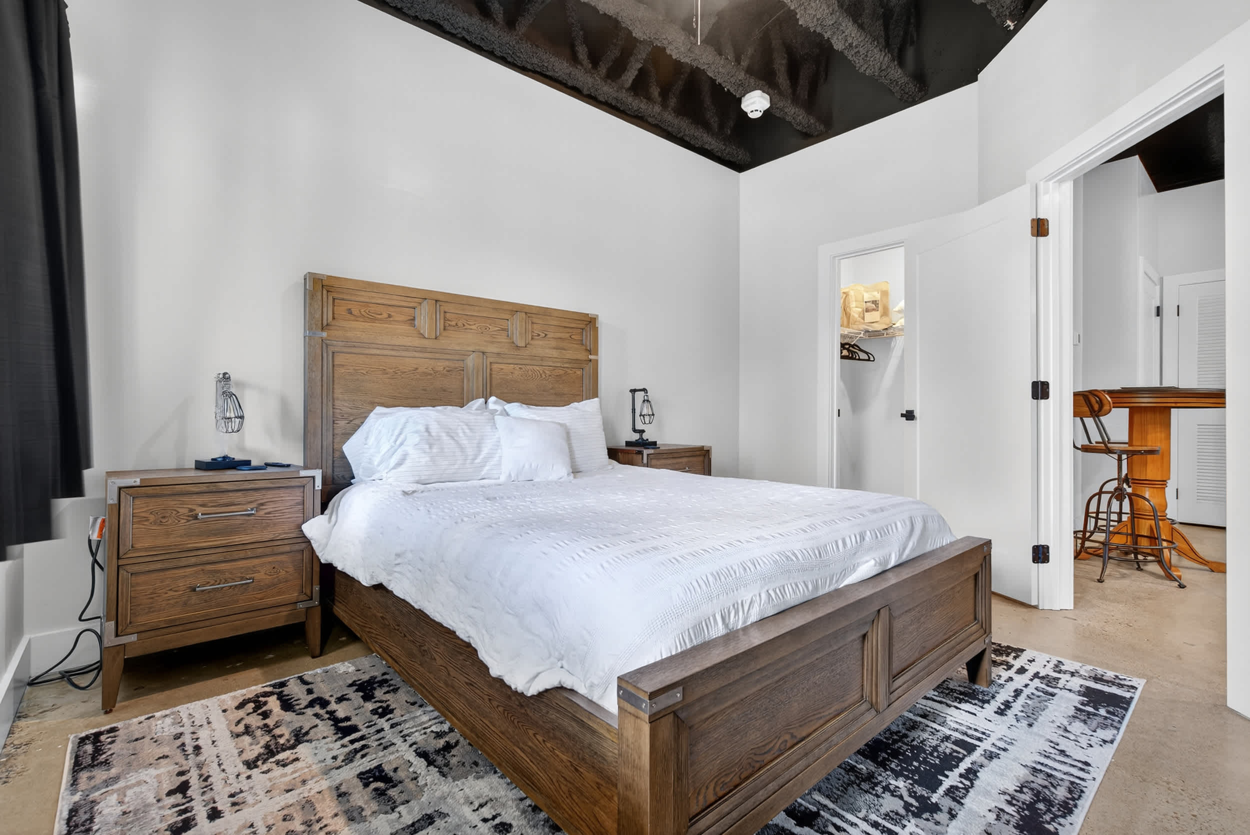 Modern Condo-8 Min to BNA-Sleeps 4-Near Broadway