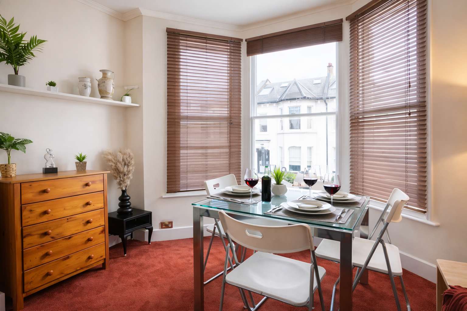 View The Victorian Fulham Retreat. 2BR Spacious in Mirabel Road 141 SW6 7EQ The Victorian Fulham Retreat. 2BR Spacious in Mirabel Road 141 SW6 7EQ - Property image 6 - VivreStays