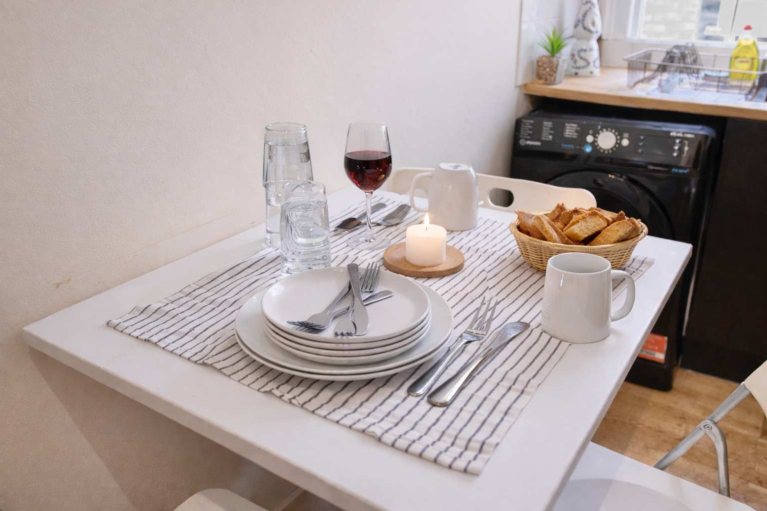 View The Victorian Fulham Retreat. 2BR Spacious in Mirabel Road 141 SW6 7EQ The Victorian Fulham Retreat. 2BR Spacious in Mirabel Road 141 SW6 7EQ - Property image 13 - VivreStays