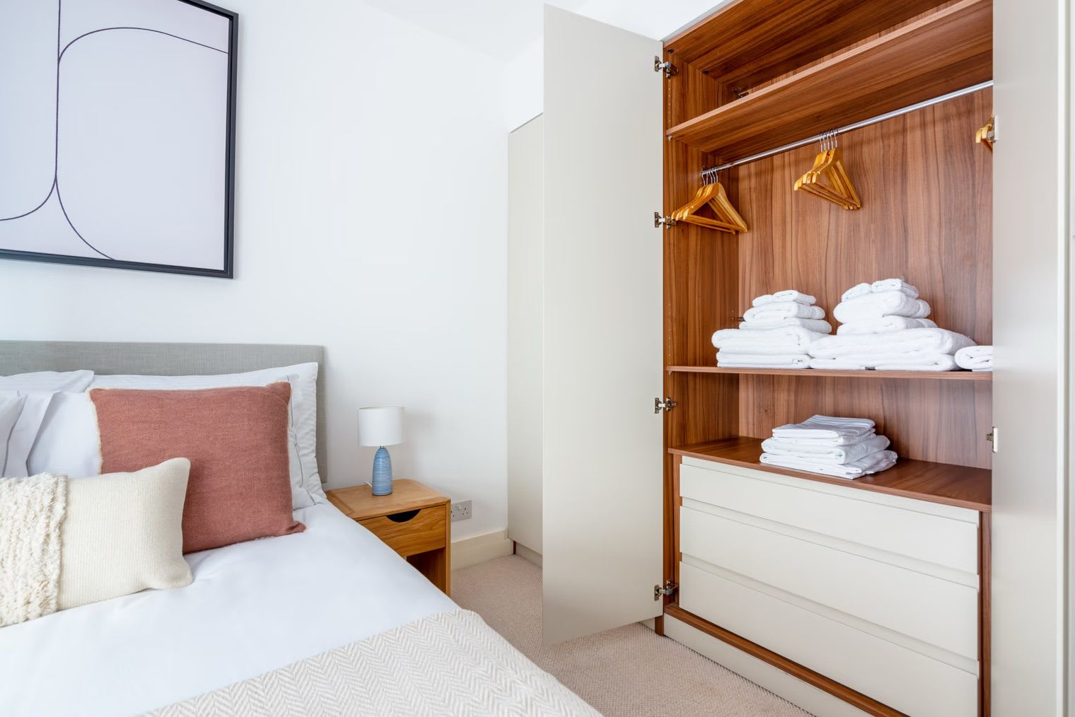 Spacious Modern Apartment in Central London in Northburgh Street 8 EC1V 0AY - Property image 8 - VivreStays