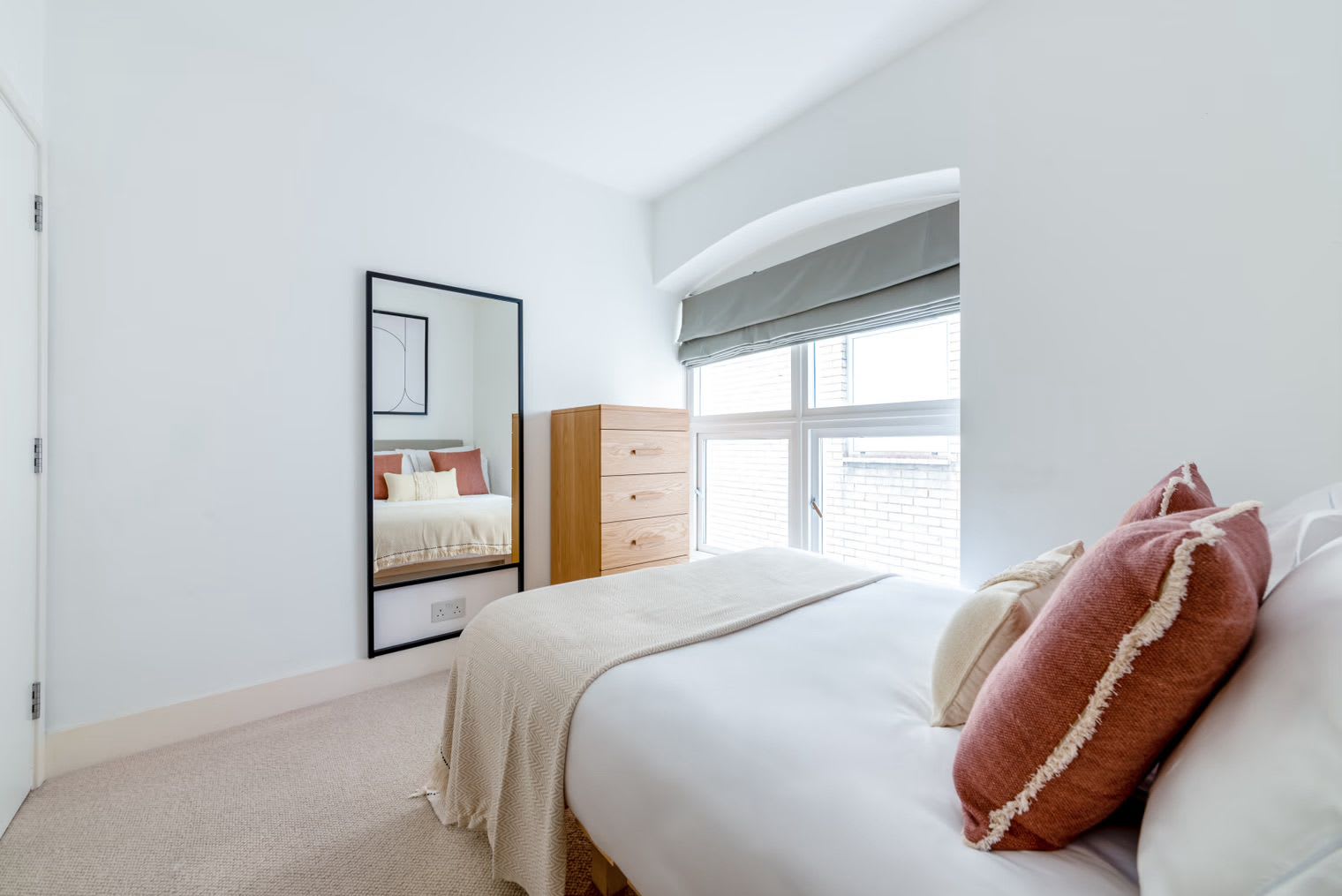 Spacious Modern Apartment in Central London in Northburgh Street 8 EC1V 0AY - Property image 15 - VivreStays
