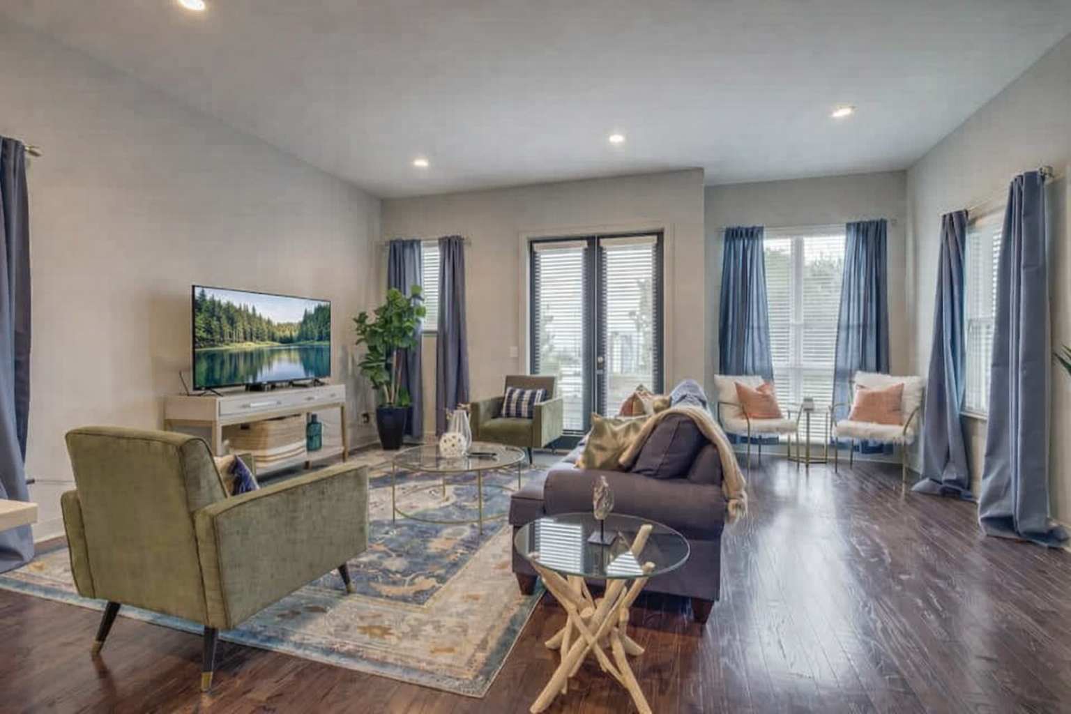 Beautiful Nashville Home – Near Broadway — Nashville, TN — vacation rental