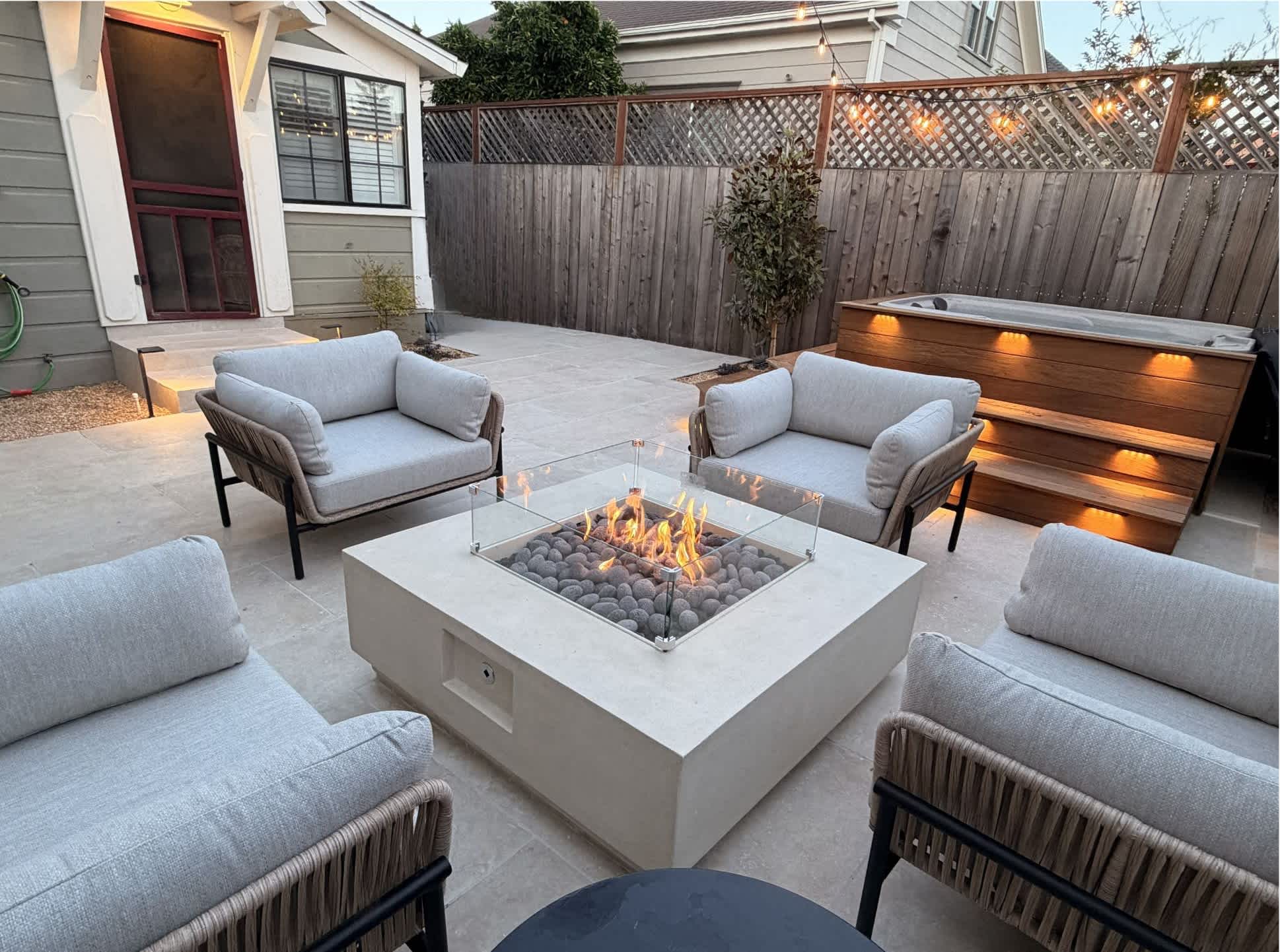 Healdsburg Plaza Gem Hot Tub and Tastings Included 2