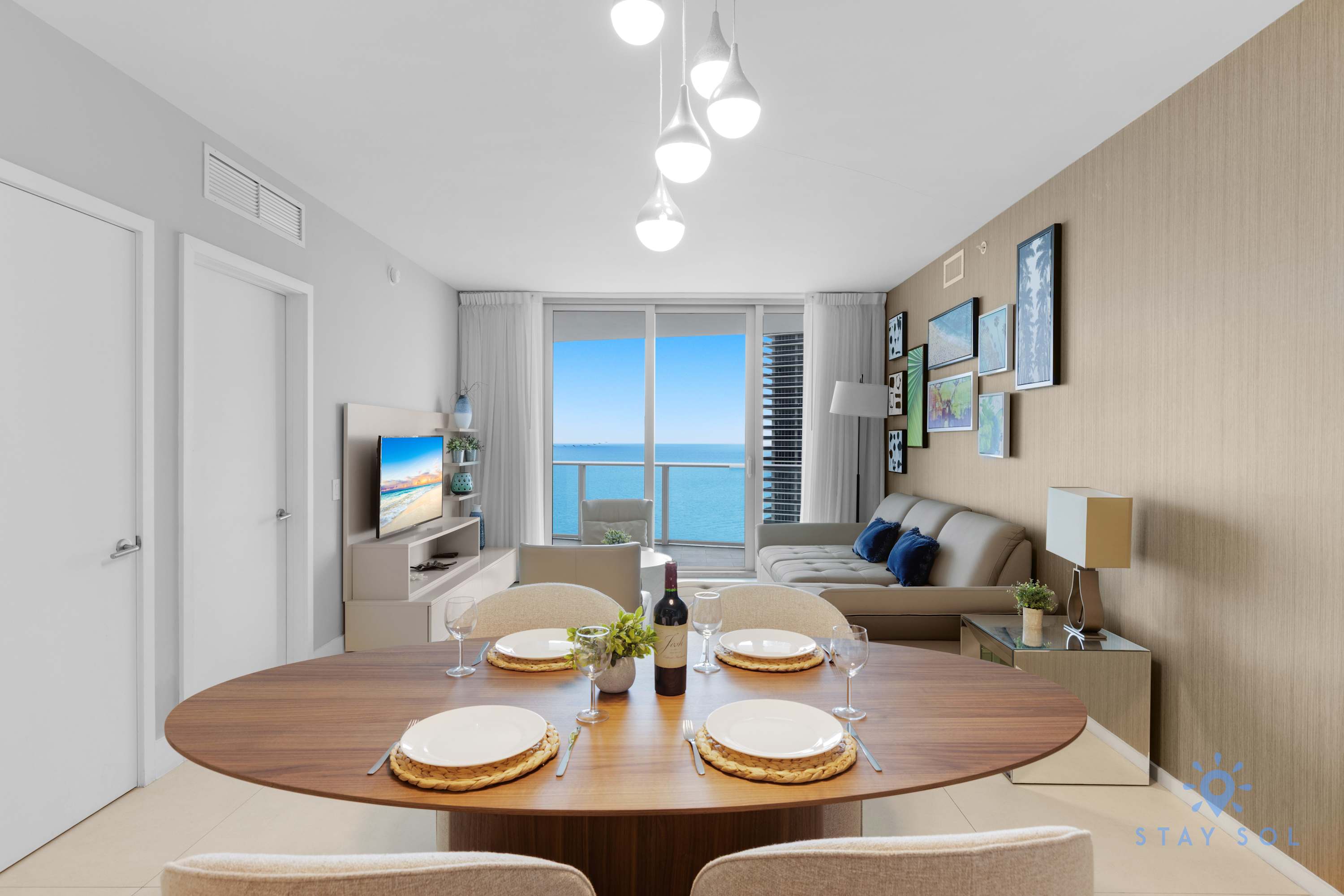 2BR Apt w/ Beautiful Ocean View, Amenities & Pool