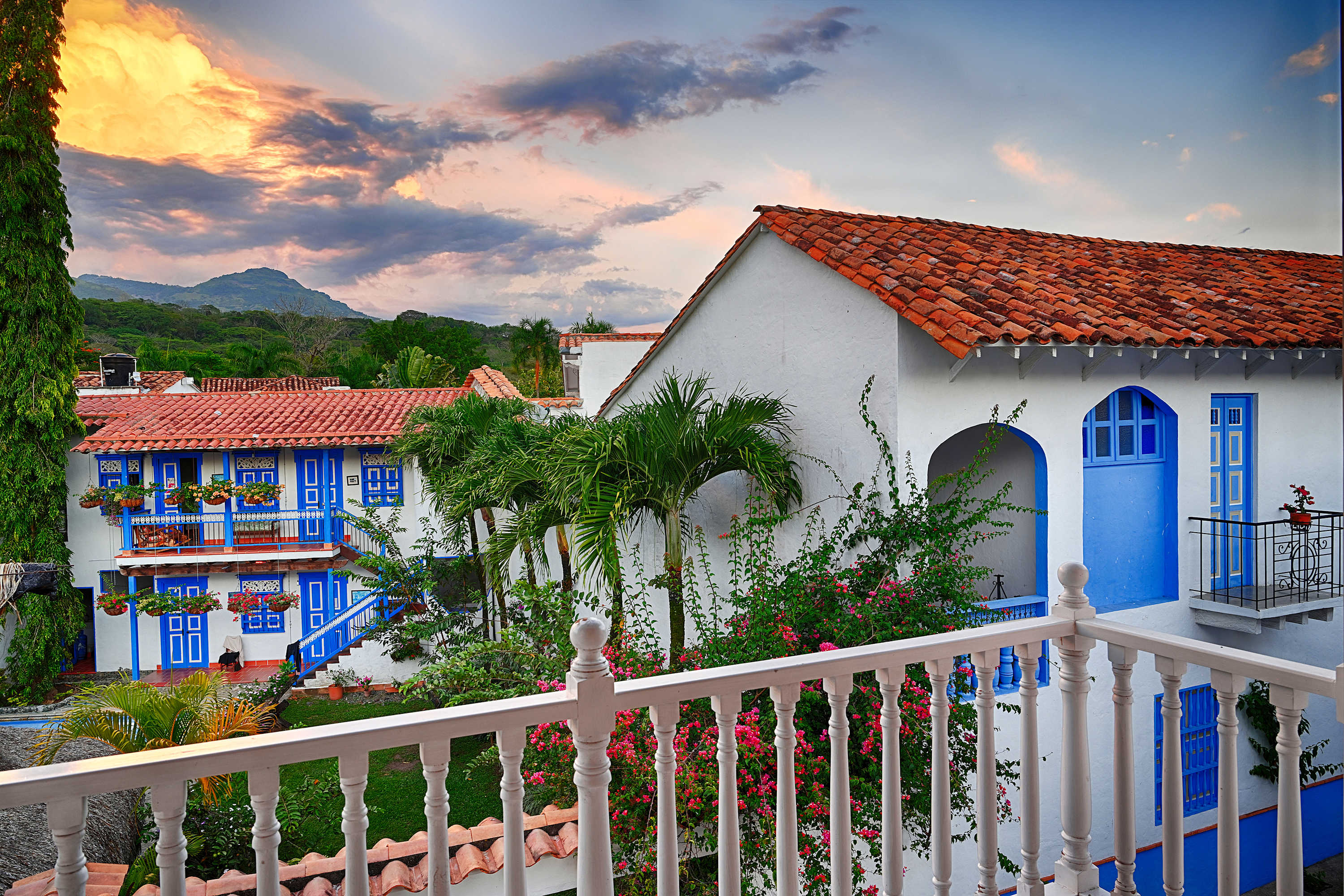 Villa con Piscina Privada en Cauca Viejo