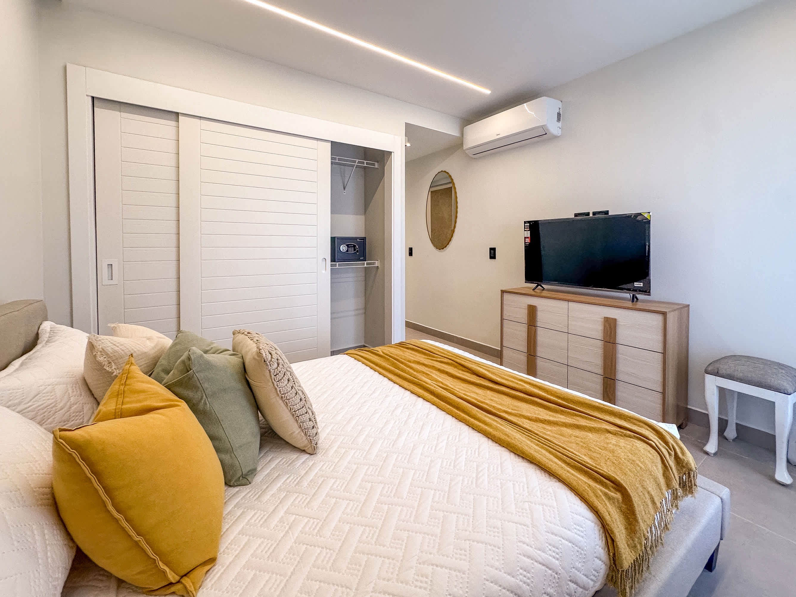 Brand new 2 BR close to the beach
