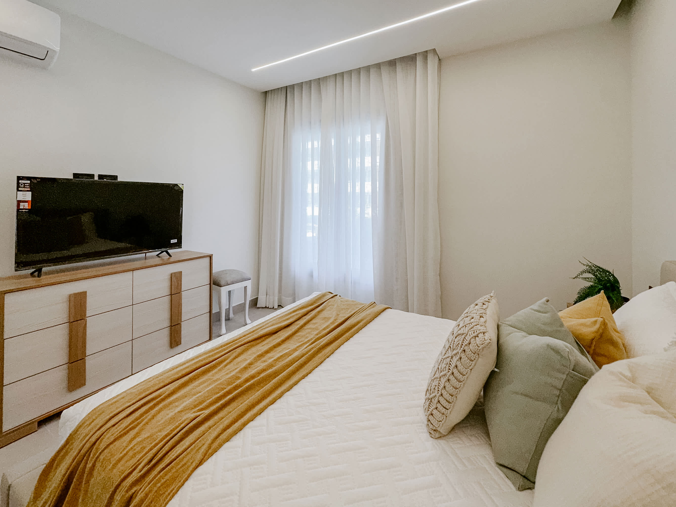 Brand new 2 BR close to the beach