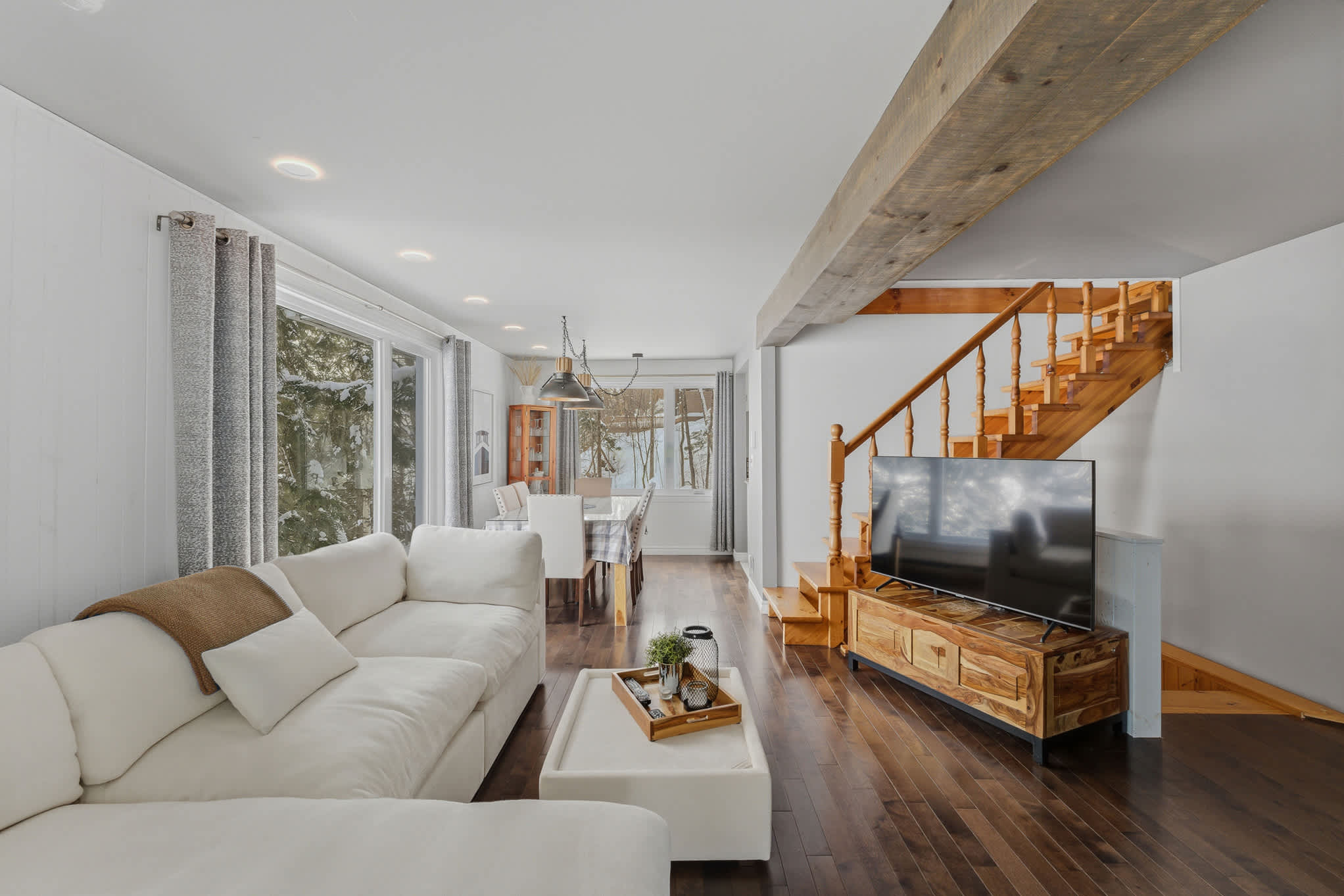 Beautiful Chalet Magog - Photo 5