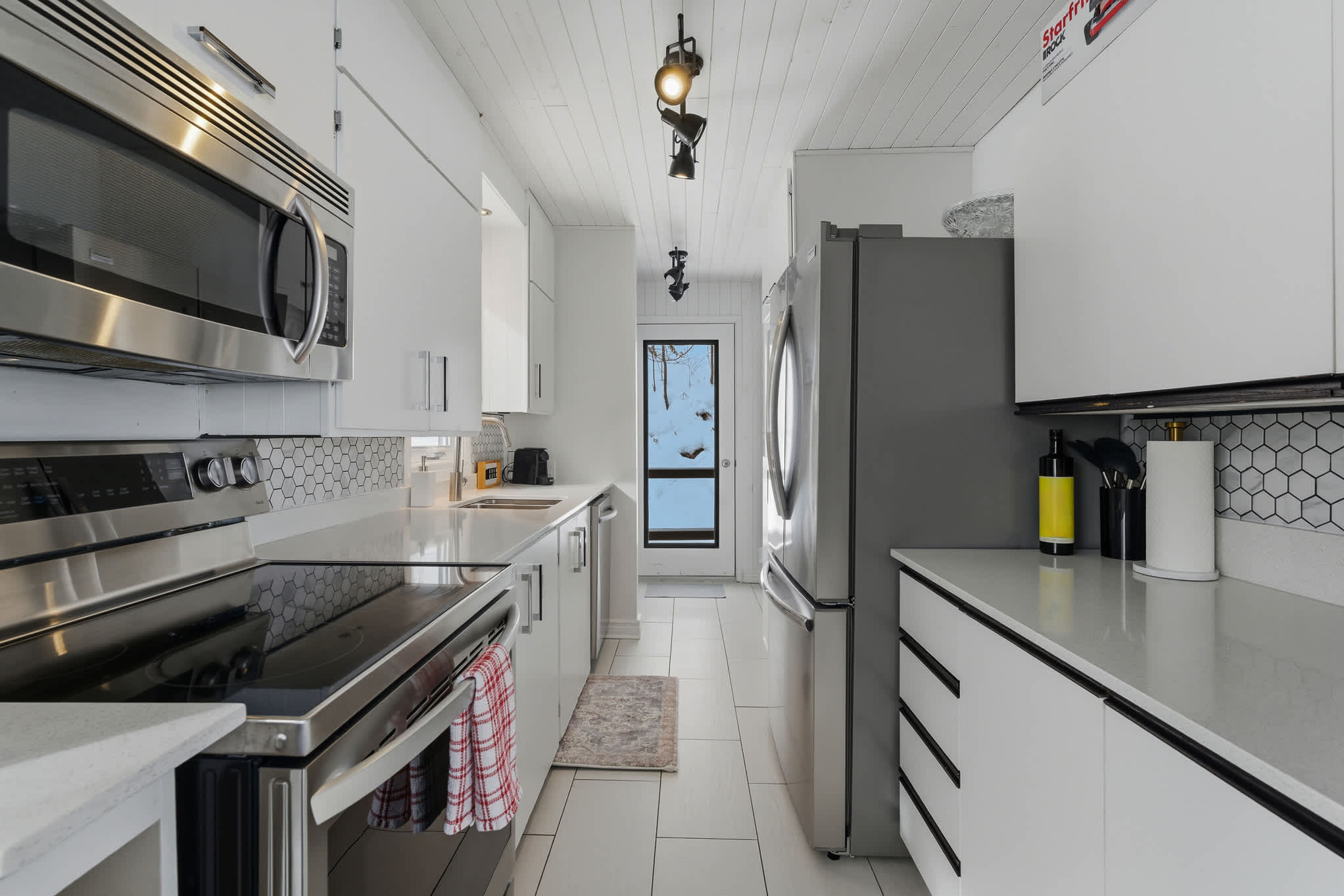 Beautiful Chalet Magog - Photo 12